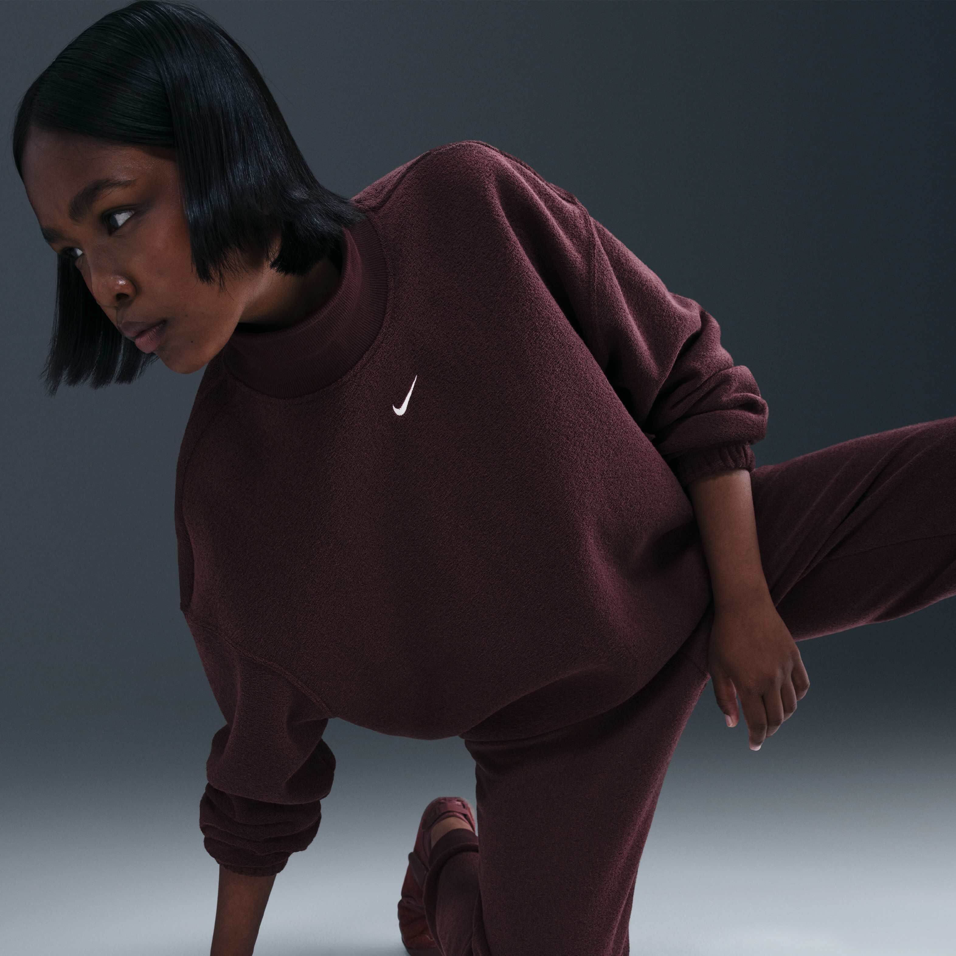 Nike Sportswear Phoenix Plush image number 2