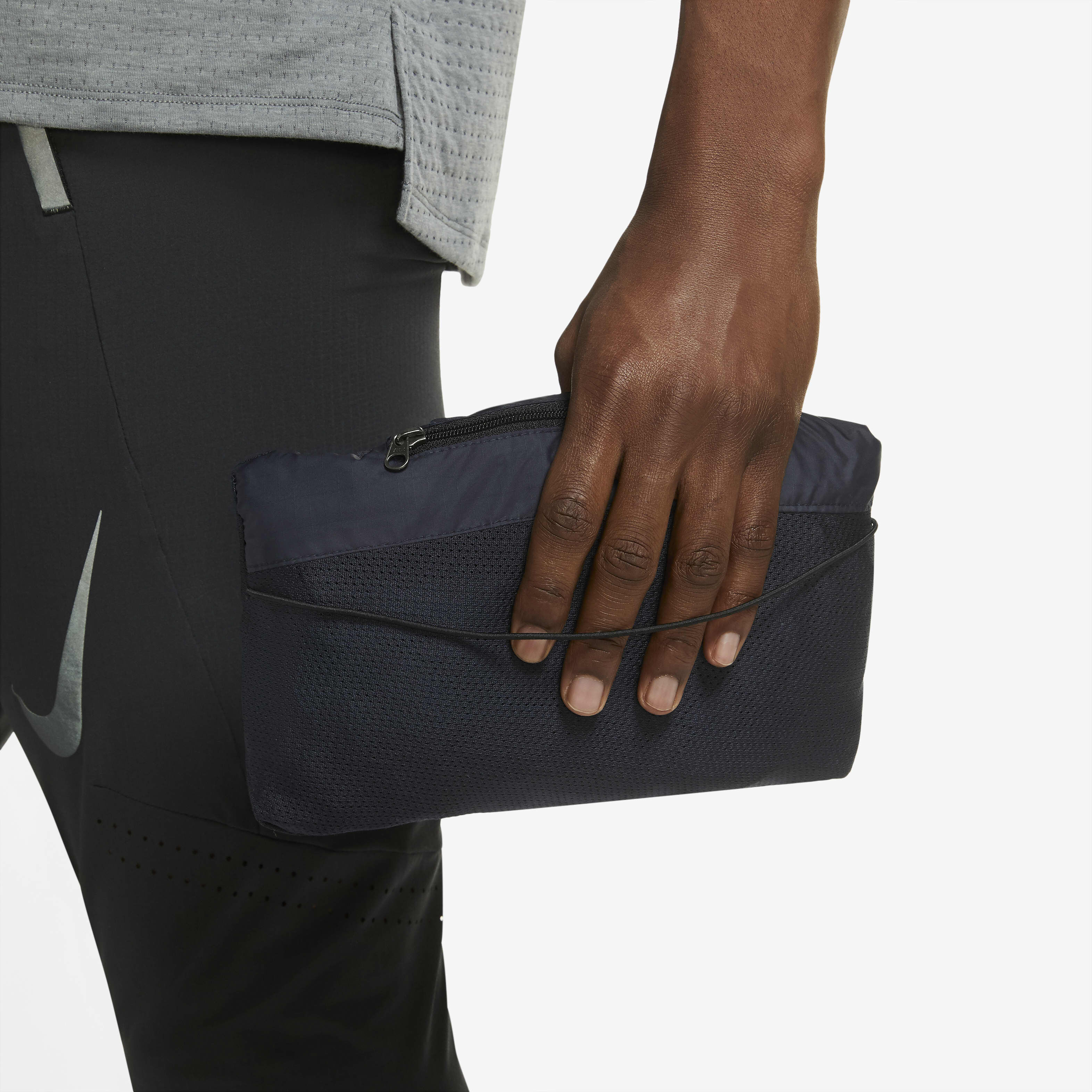 نايكي ويندرانر image number 8