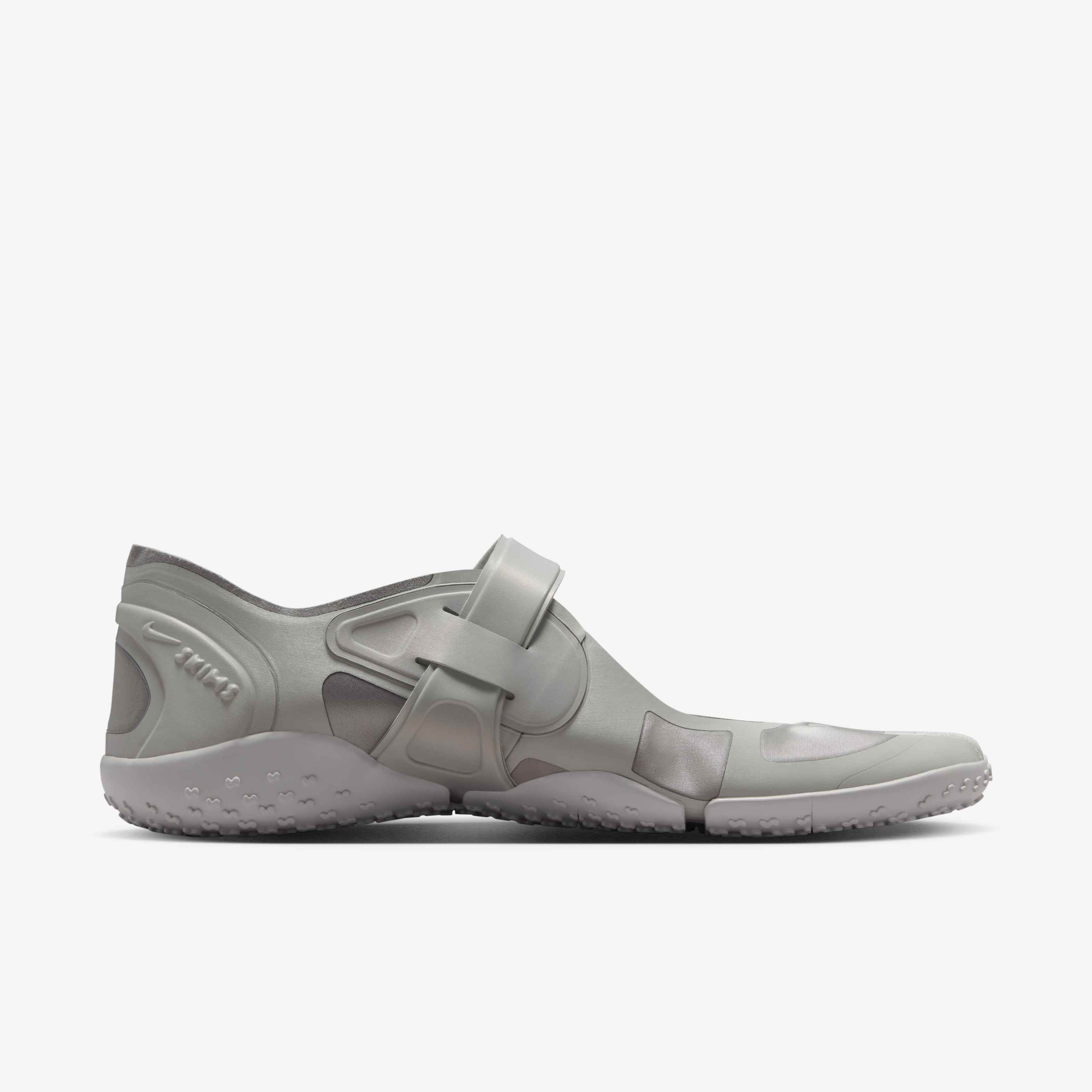 NikeSKIMS Rift Satin image number 2