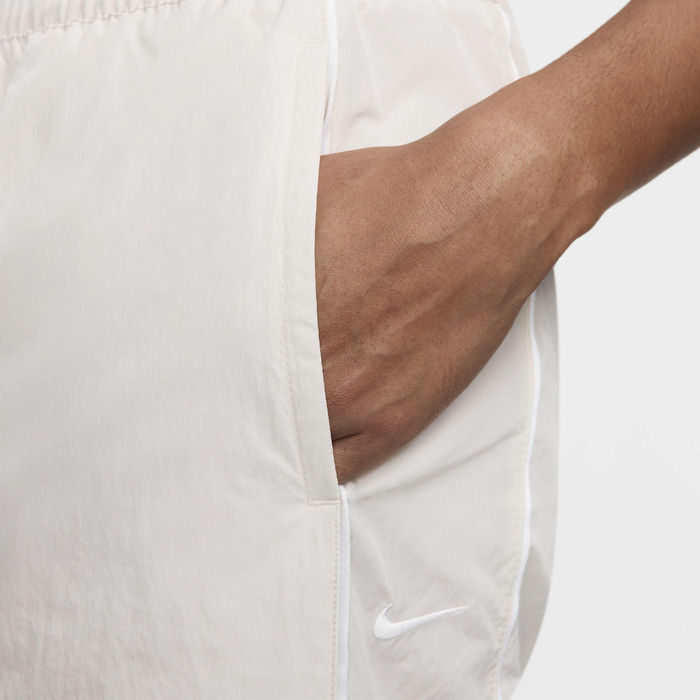 Nike Windrunner image number 2 Nike Windrunner image number 2