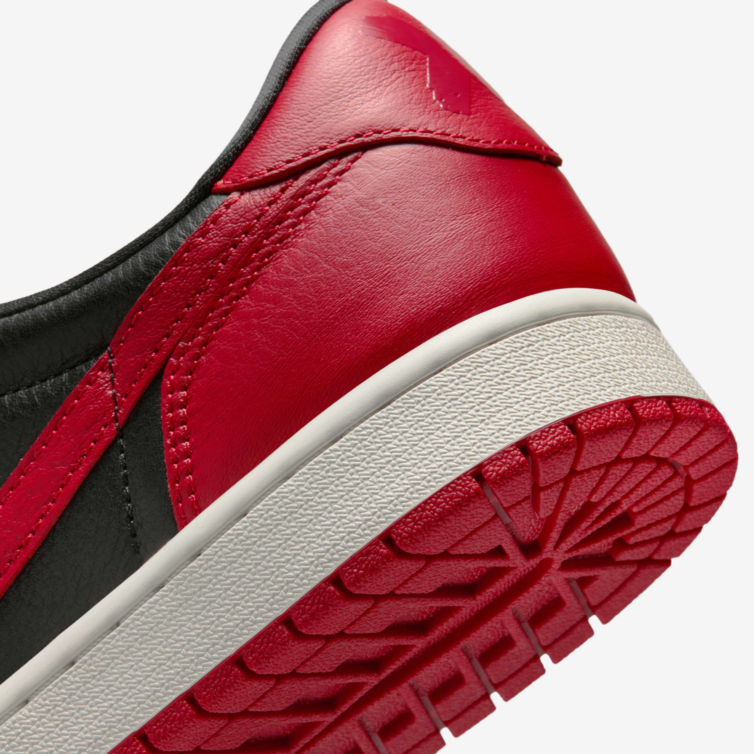 Air Jordan 1 Retro Low OG 'Banned' image number 7