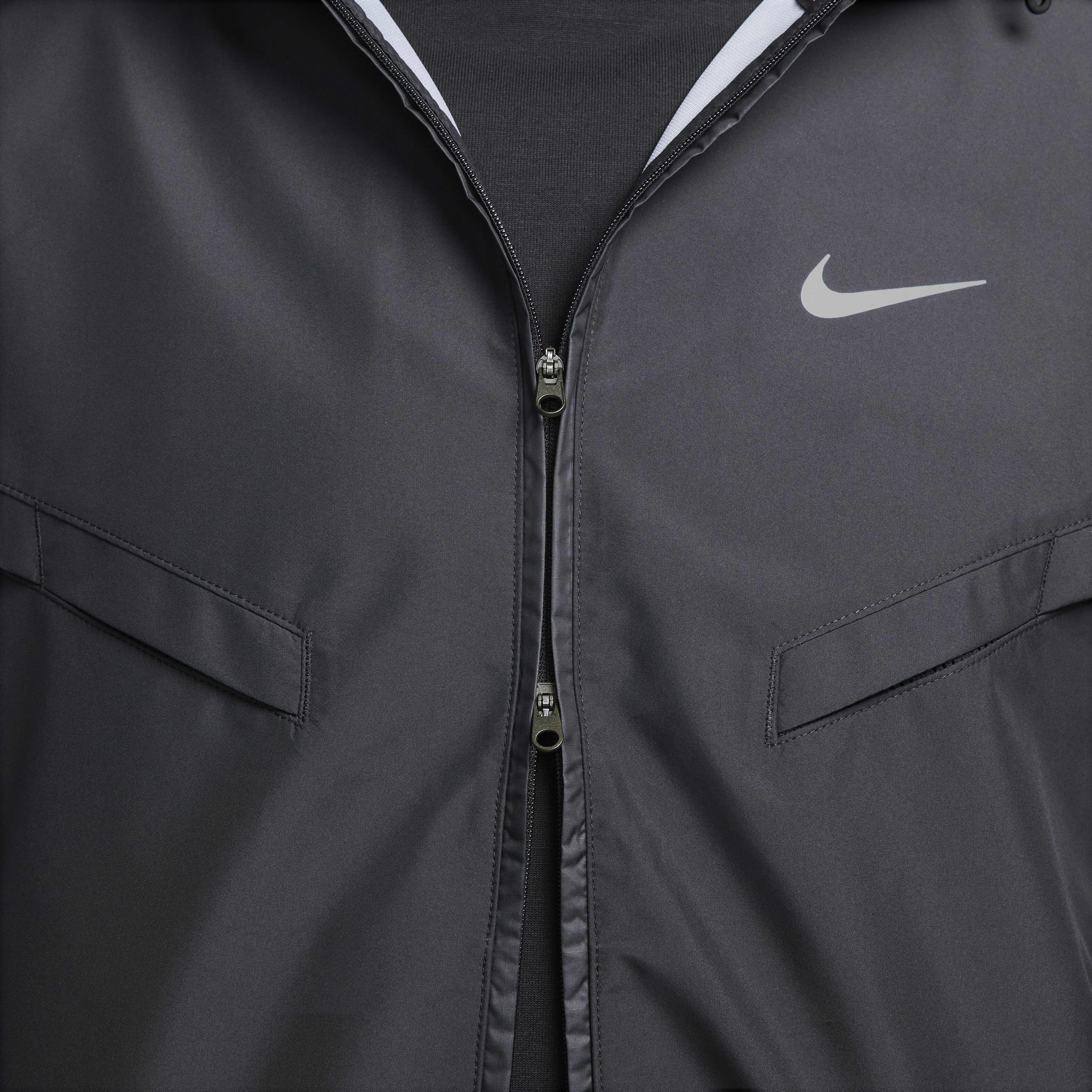 Nike Windrunner image number 4