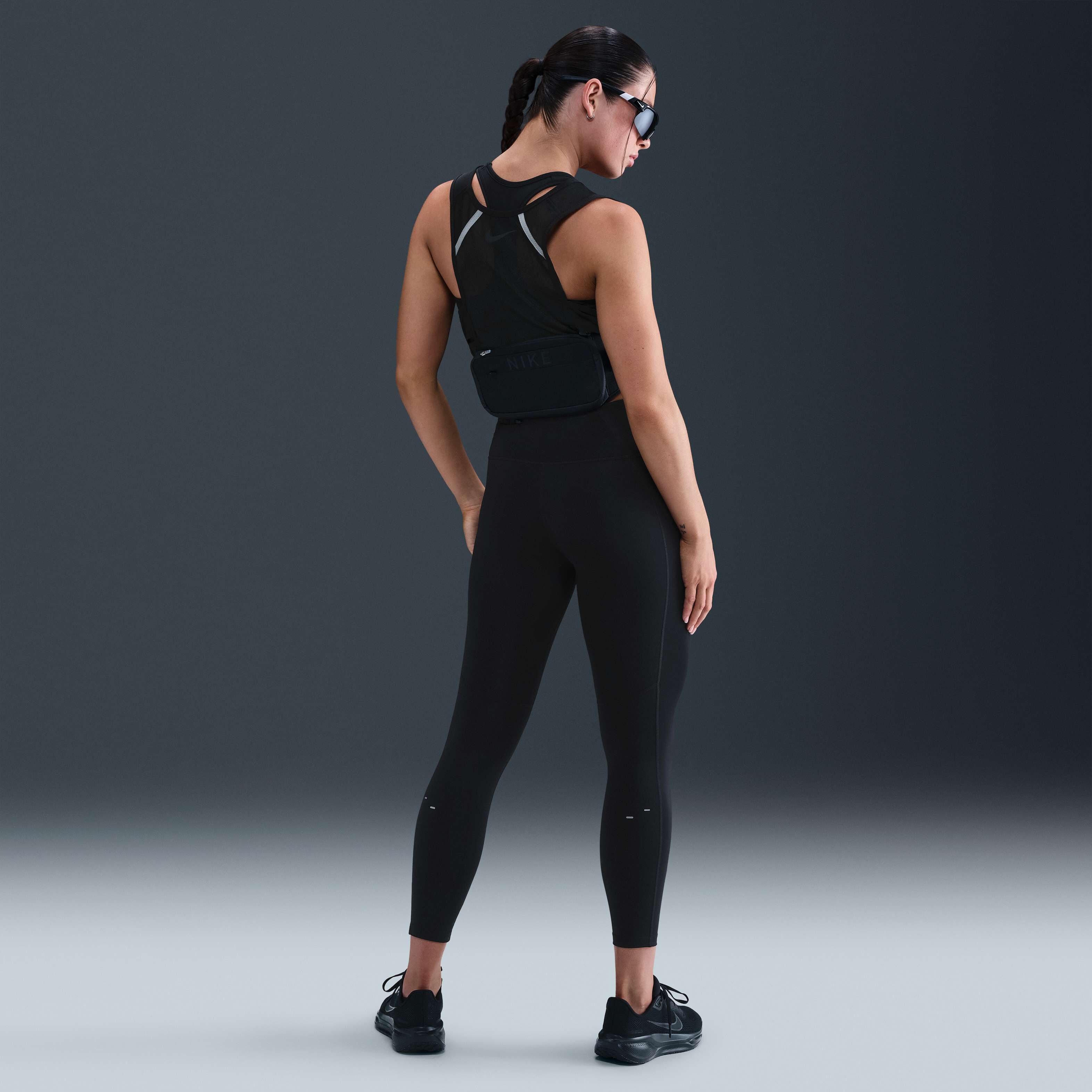 نايكي تيمبو سووش image number 3