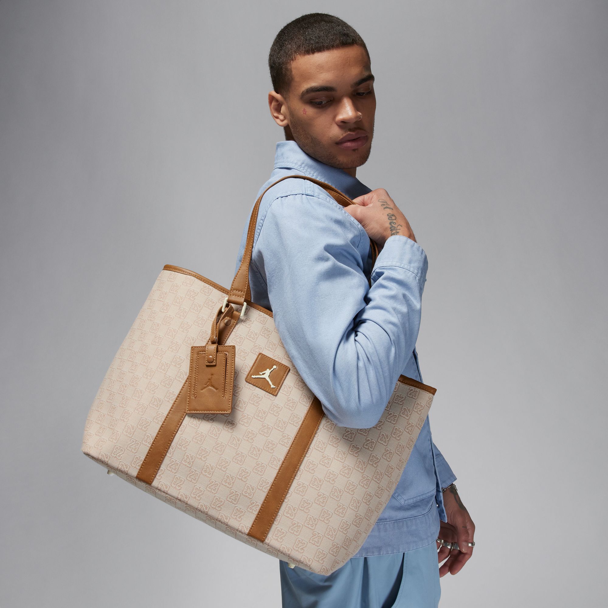 新品 Jordan Monogram Tote Bag HF1890-113 Buy Jordan Monogram Tote Bag (32L) - Dark Smoke Grey | Nike