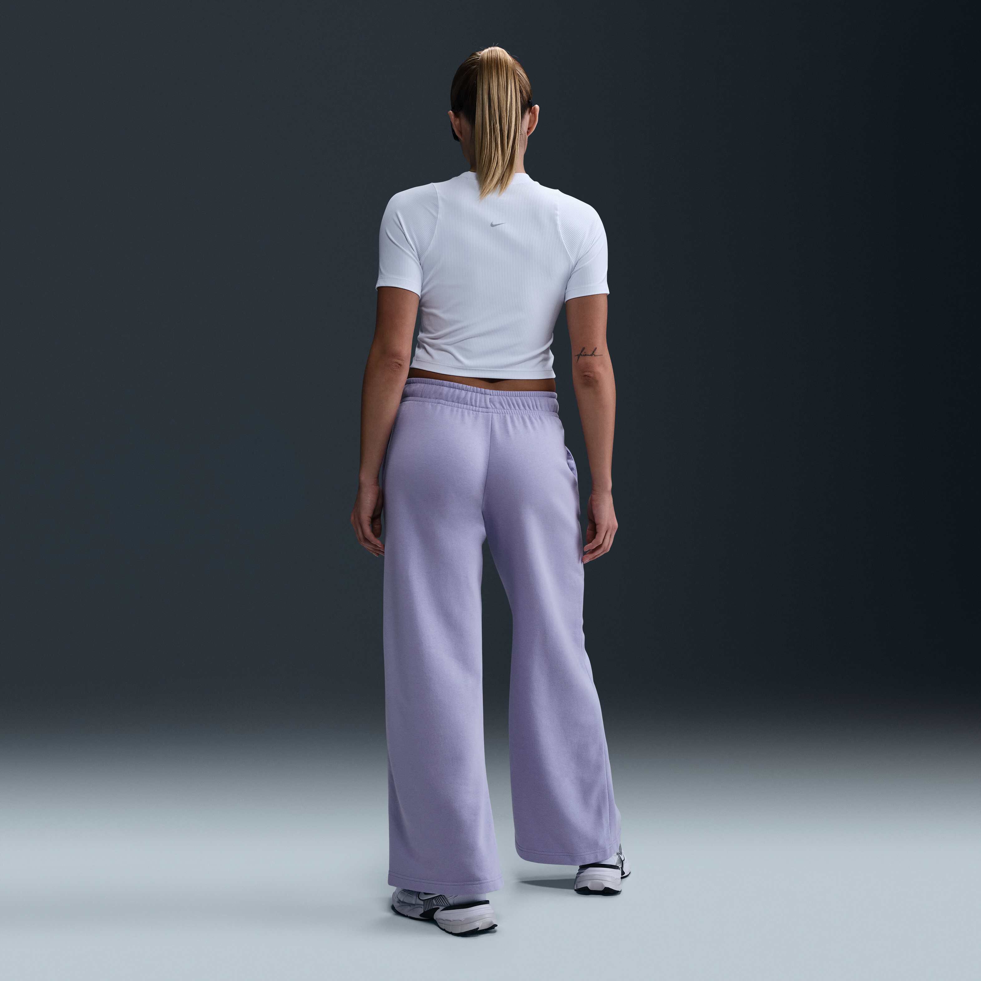 نايكي سبورتسوير كلوب فليس image number 3