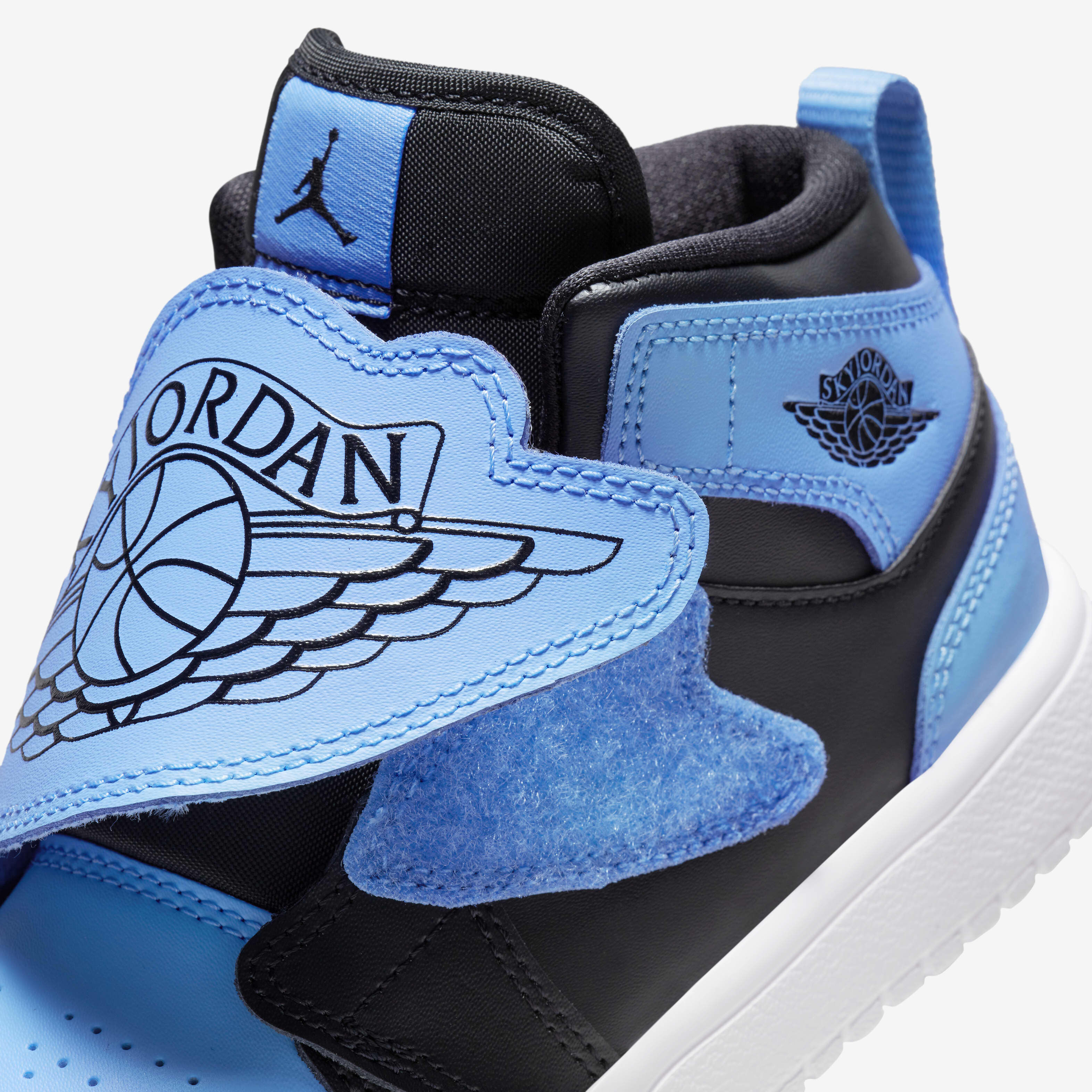 Sky Jordan 1 image number 8