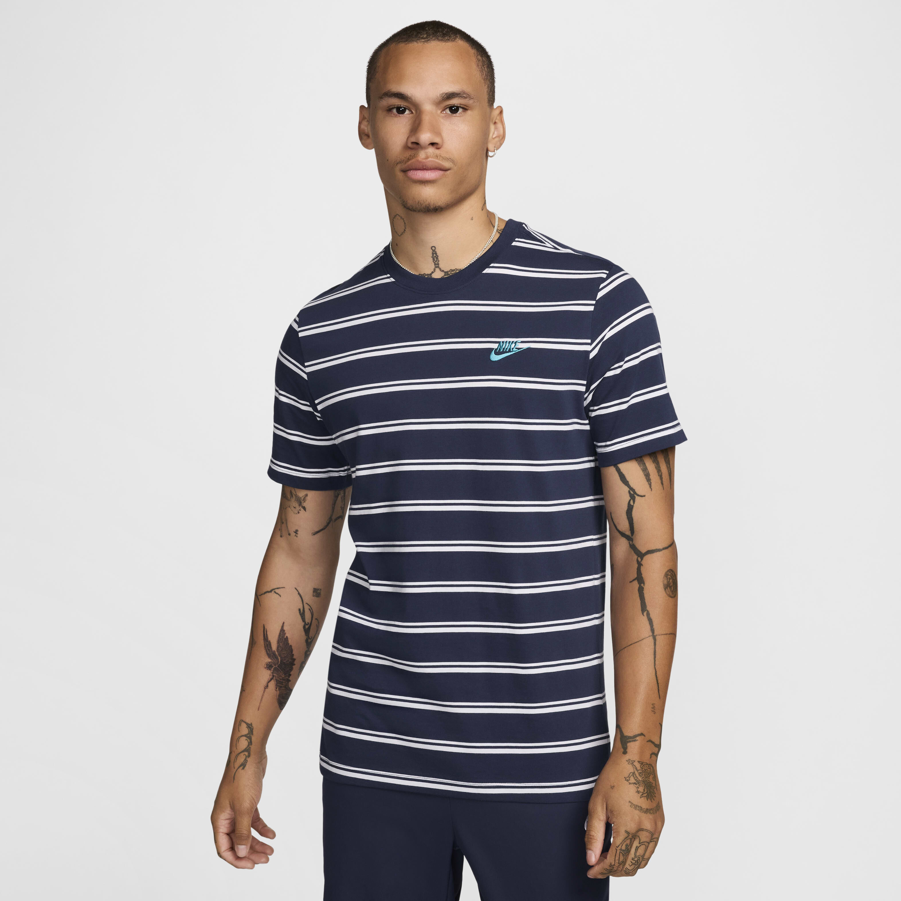 Buy Nike Sportswear Men s Striped T Shirt Nike Qatar Official