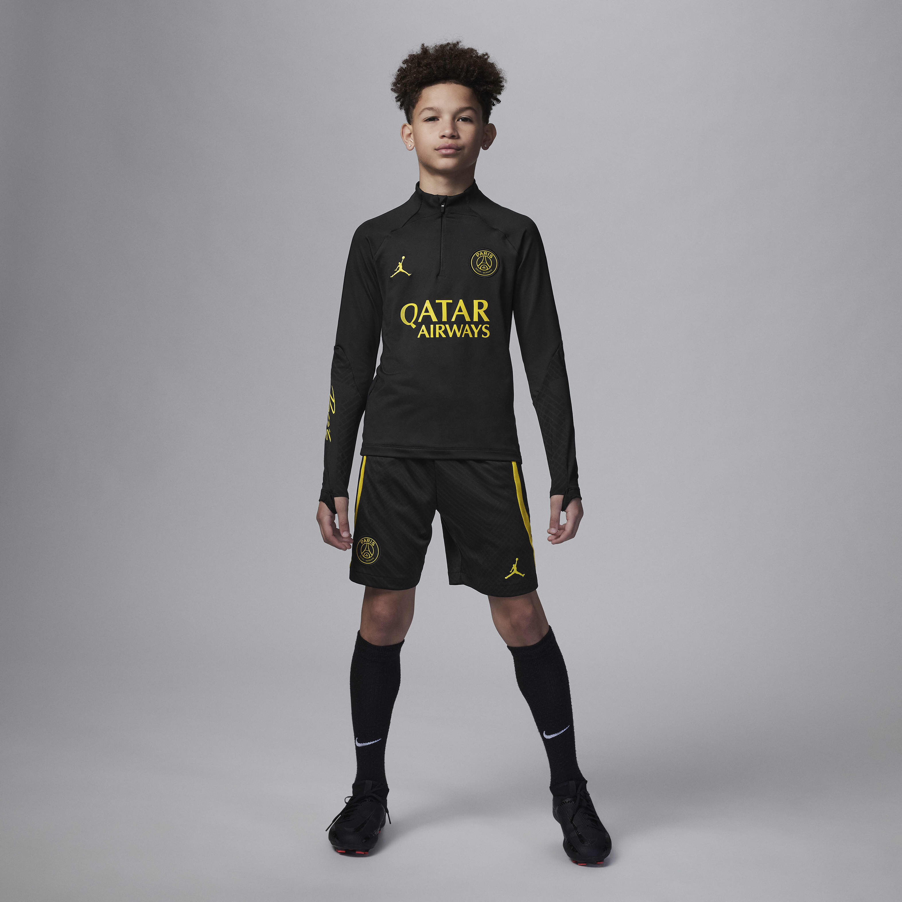 Paris Saint-Germain Strike image number 6