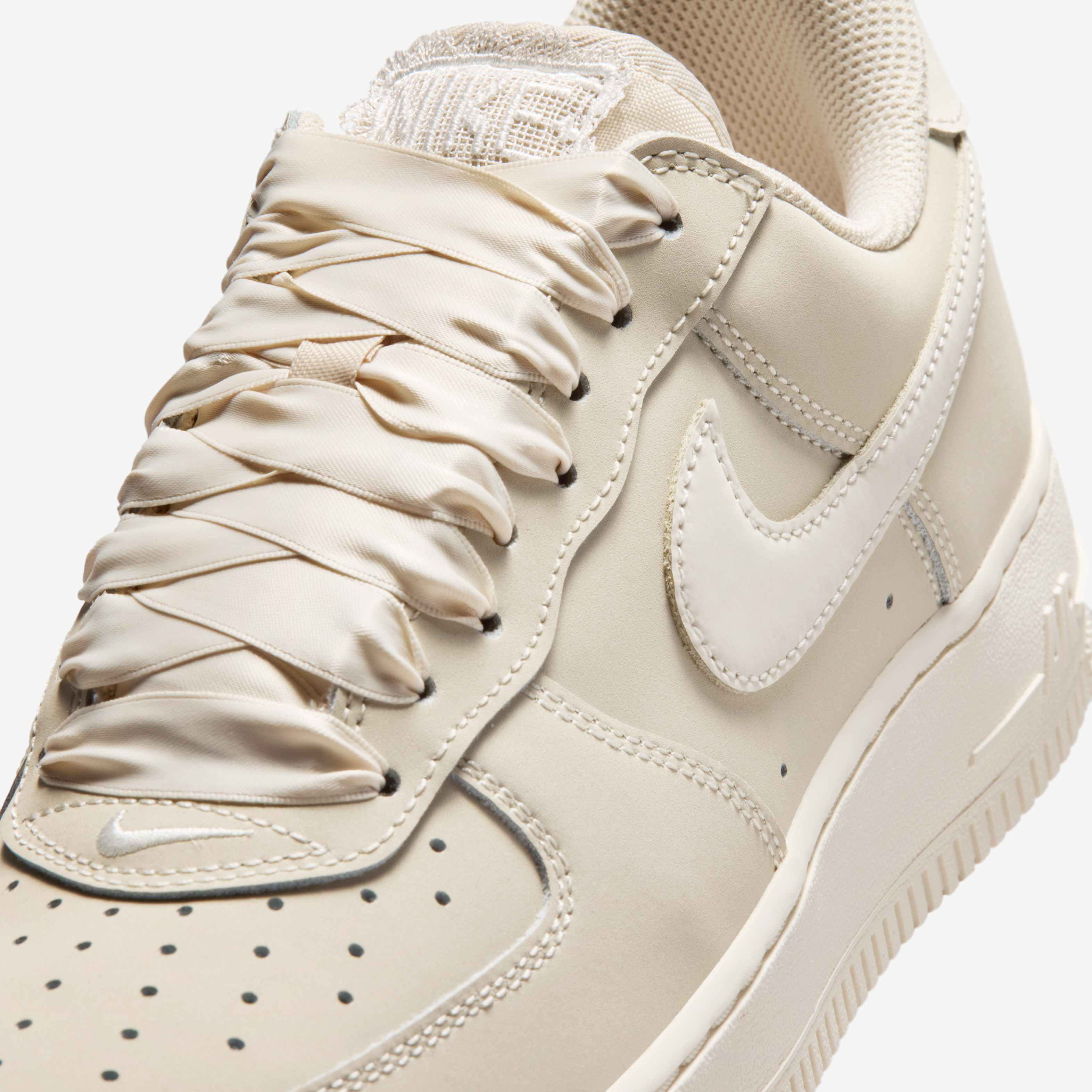 Nike Air Force 1 Retro Premium image number 6