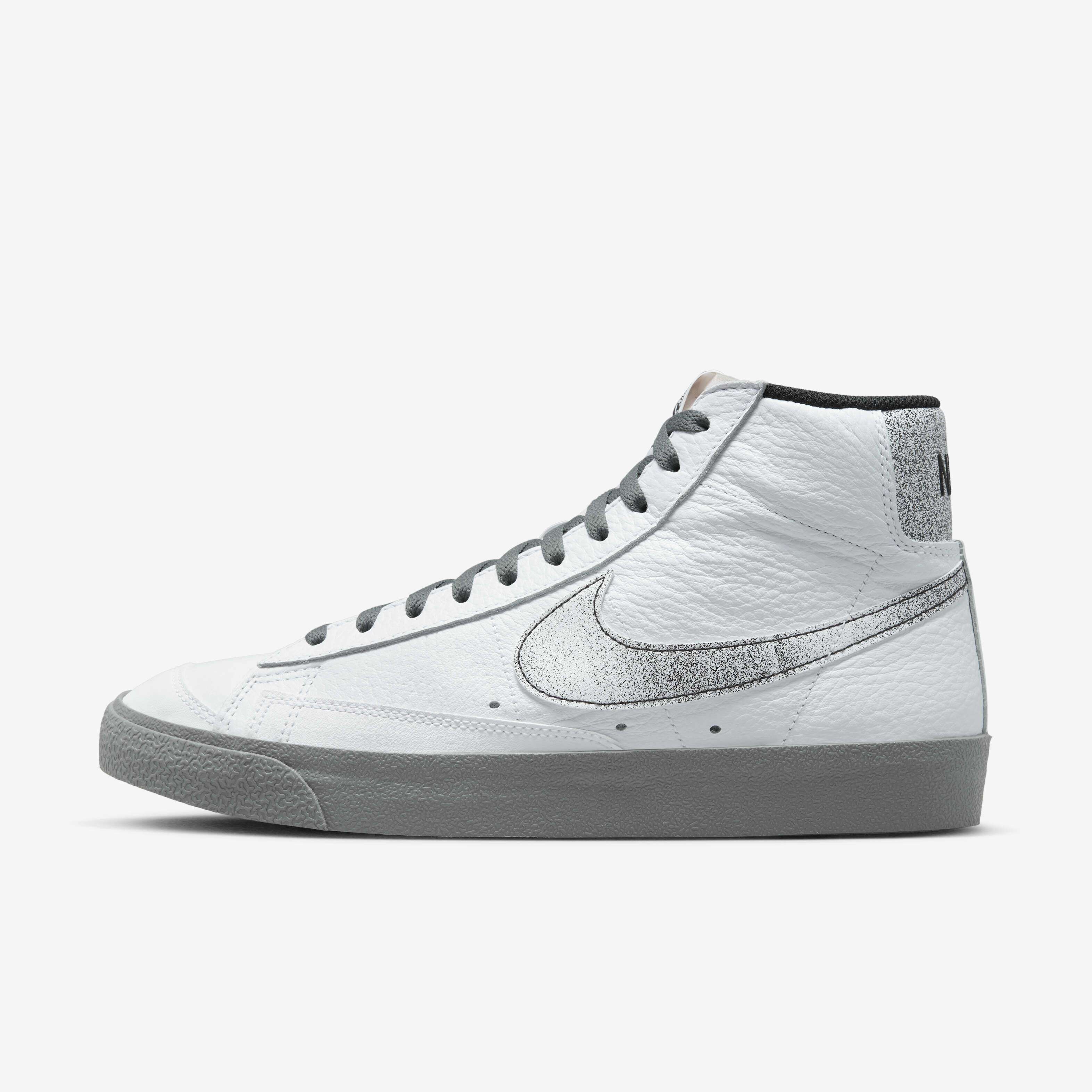 Nike Blazer Mid '77 image number 0