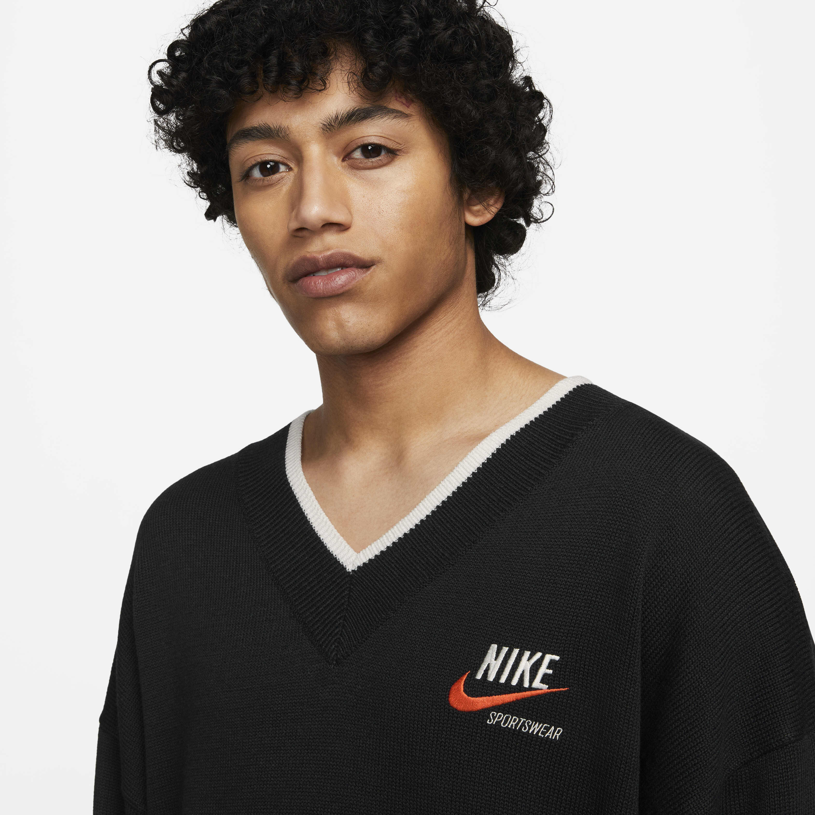 Nike Sportswear Trend image number 2