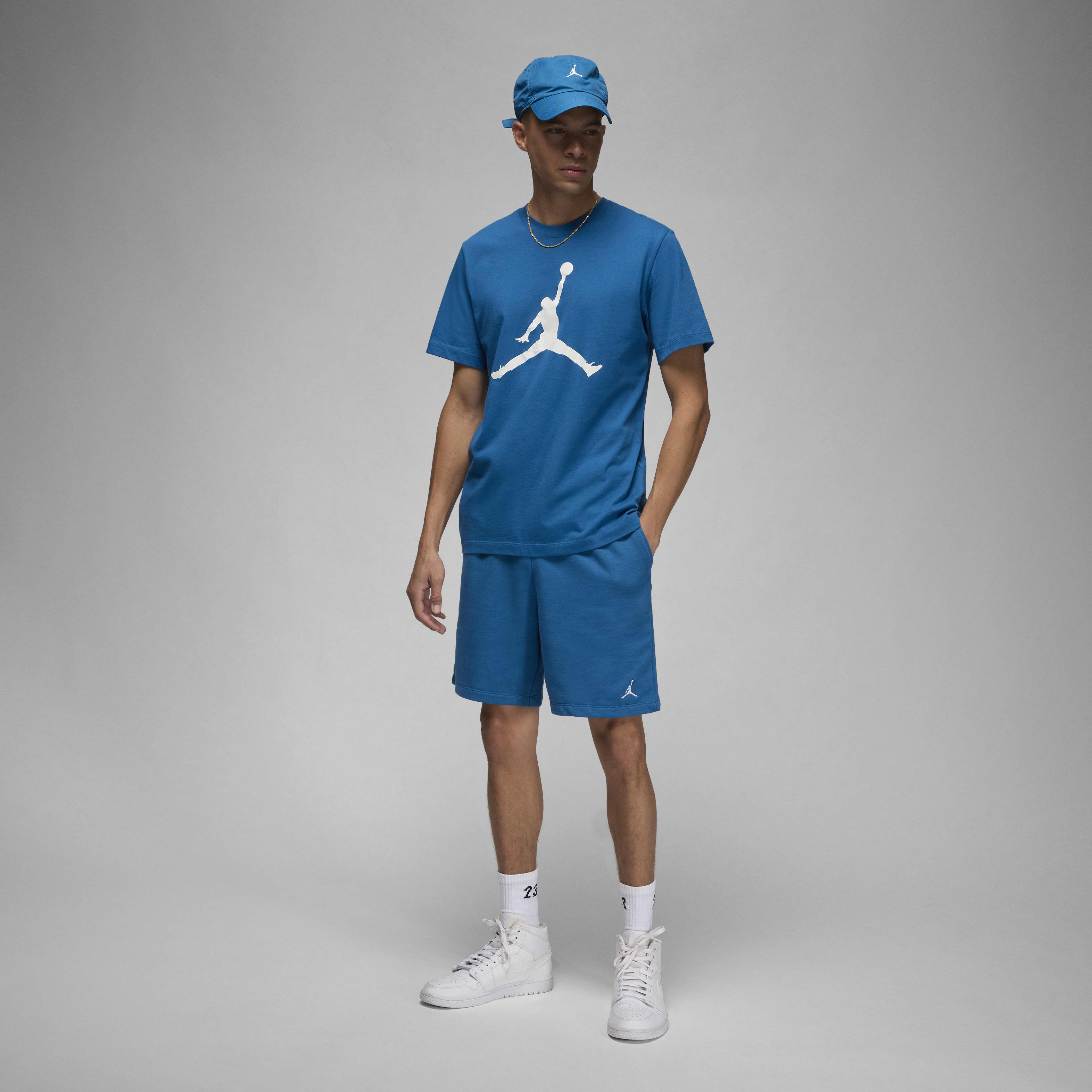Jordan Essentials image number 6