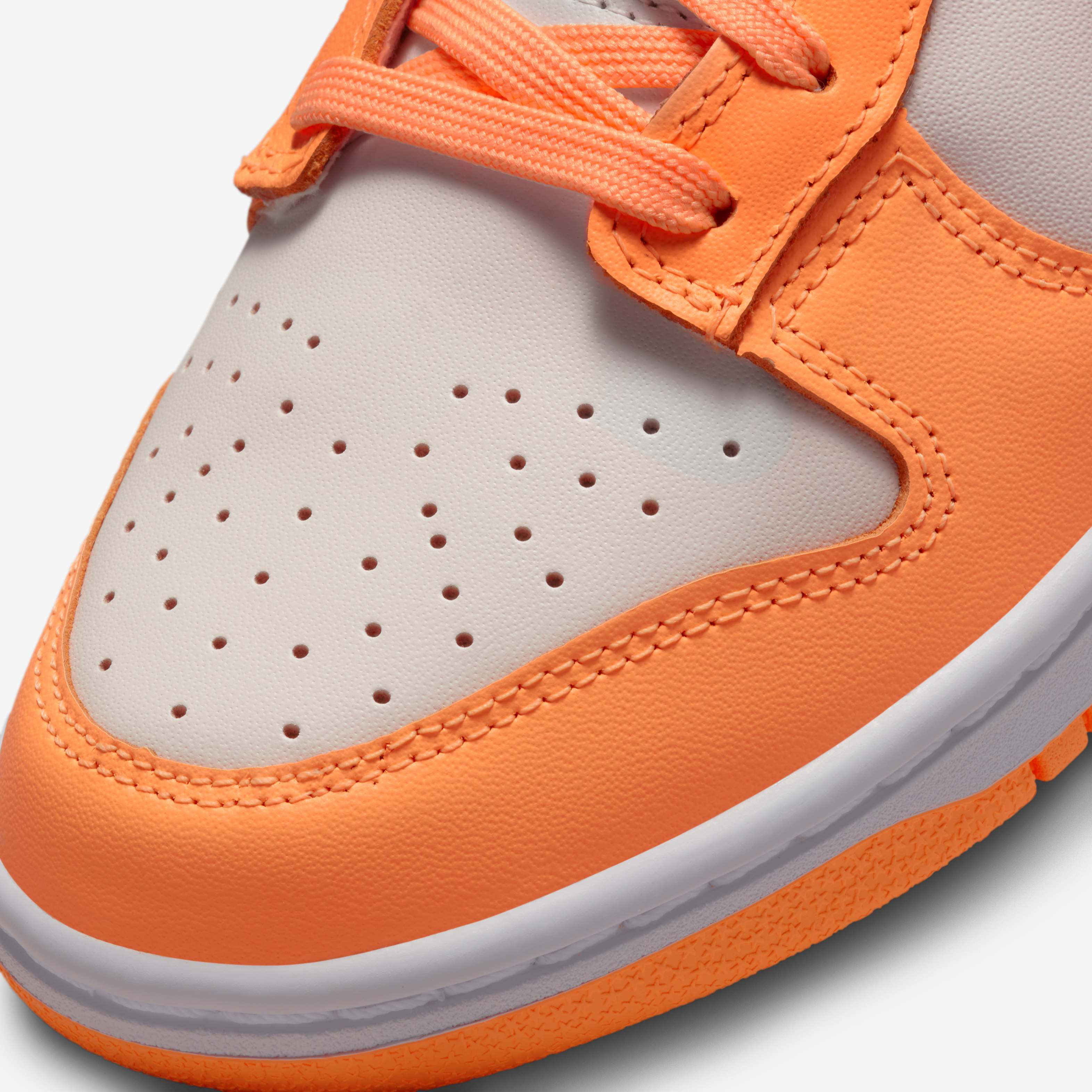 Nike Dunk Low image number 6