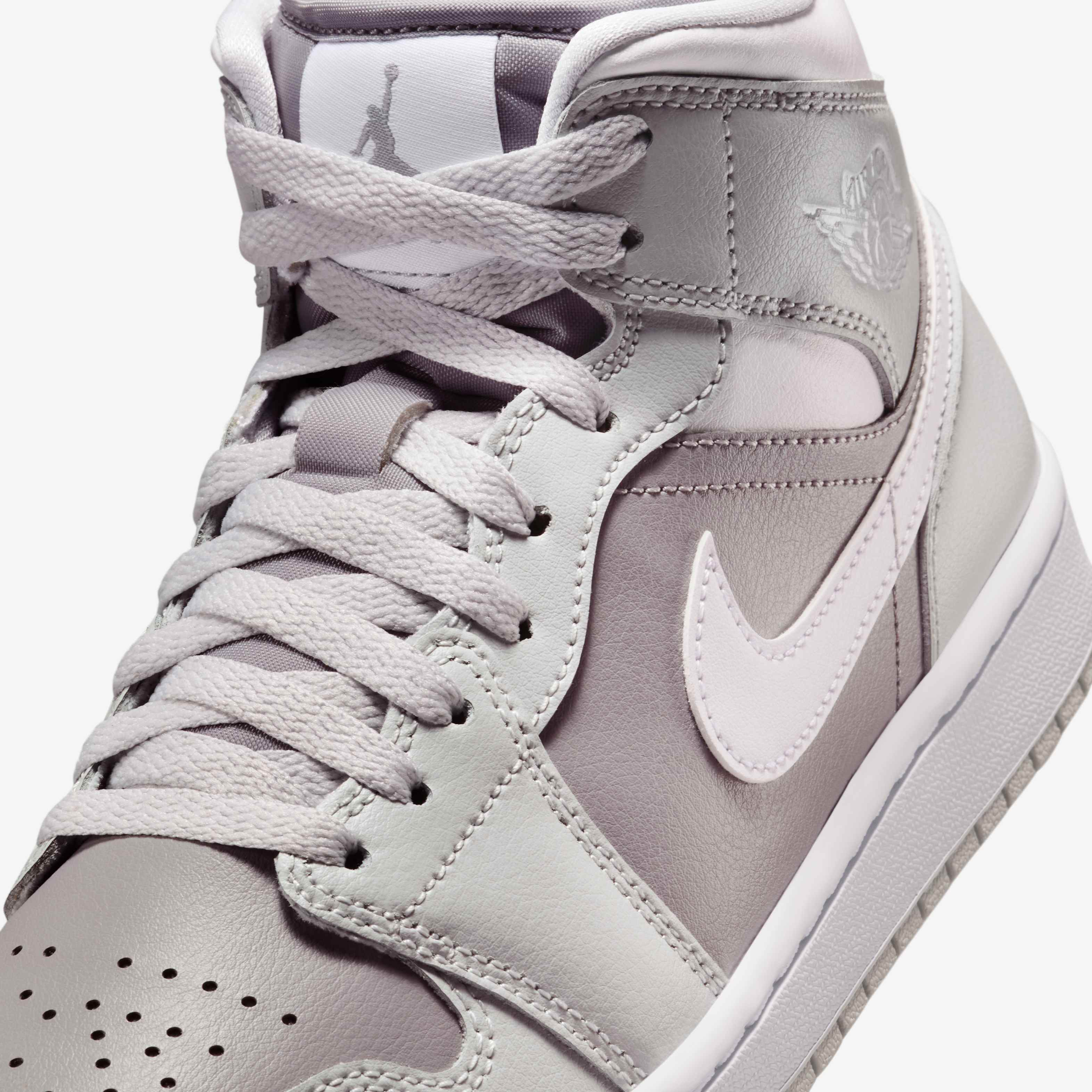 Air Jordan 1 Mid image number 6