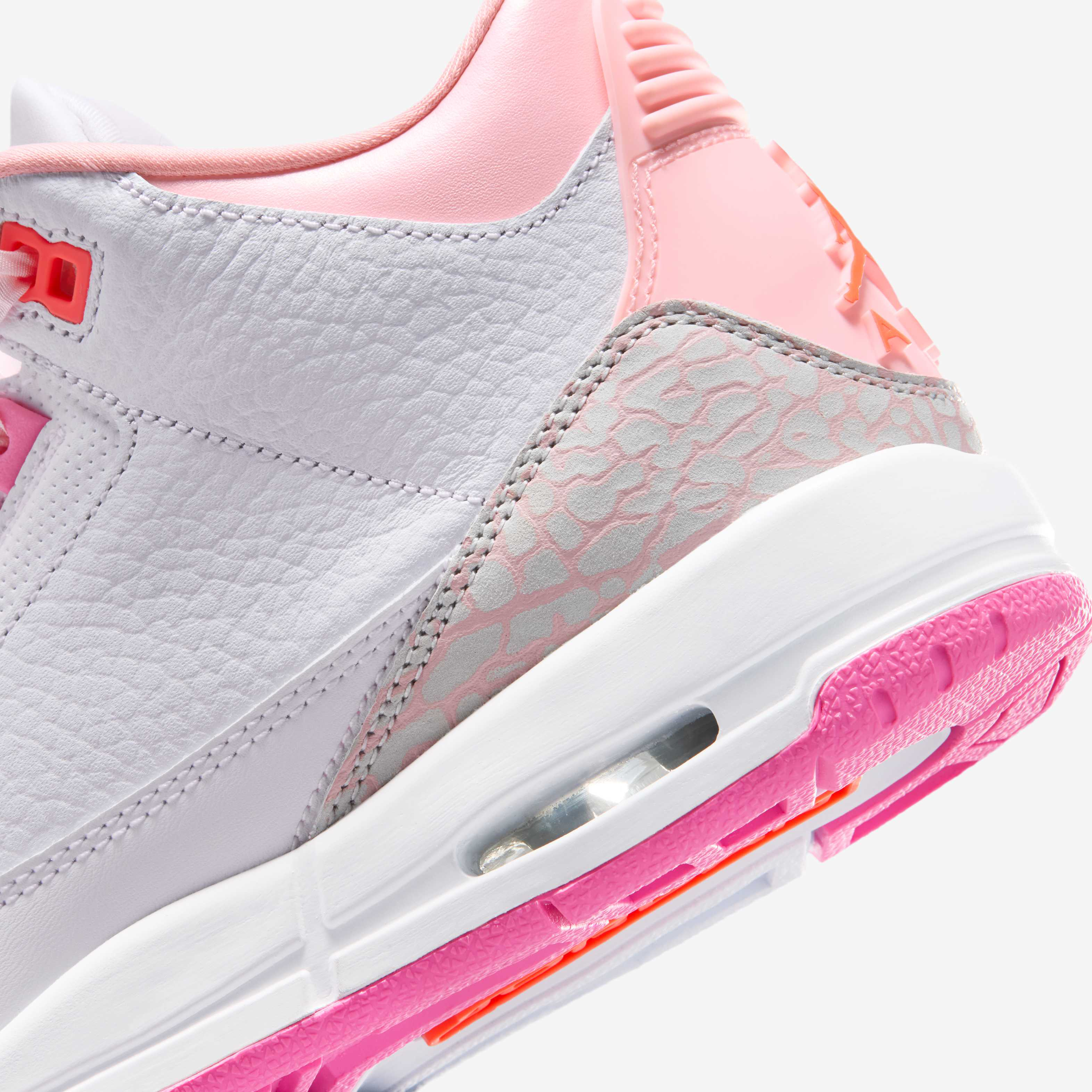 Air Jordan 3 Retro image number 7