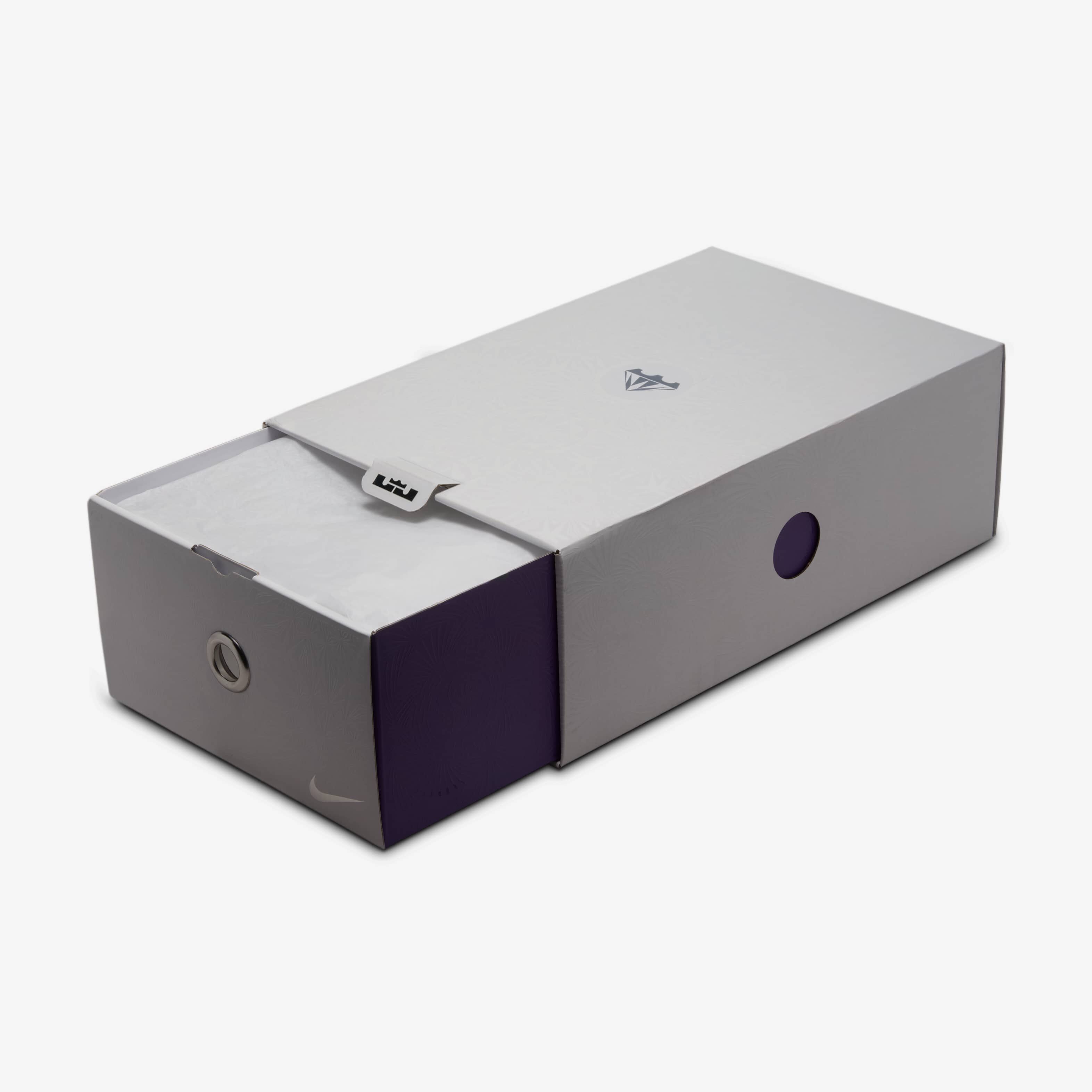 ليبرون XXII 'لايم لايت' image number 9