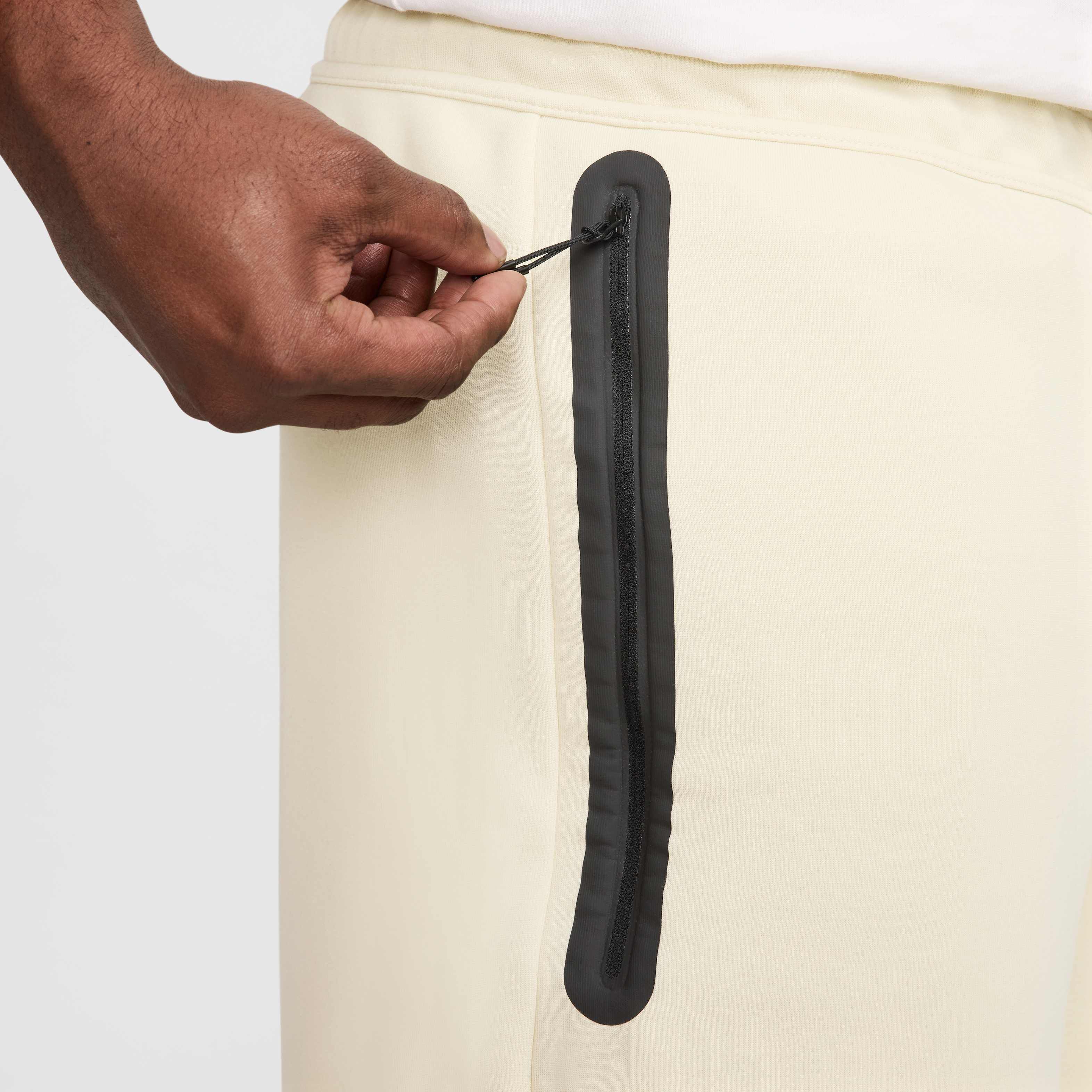 Nike Sportswear Tech Fleece image number 13