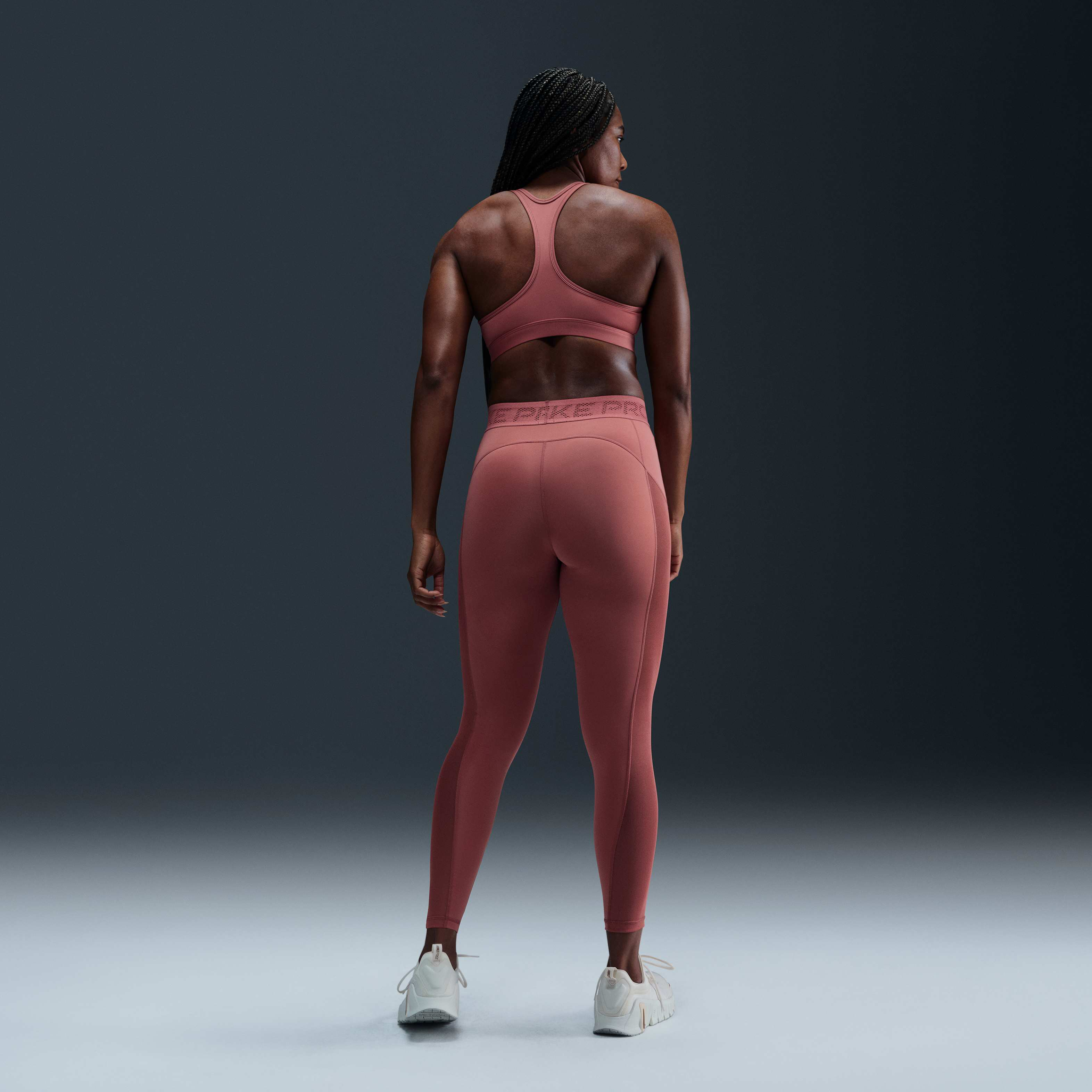 Nike Pro image number 4