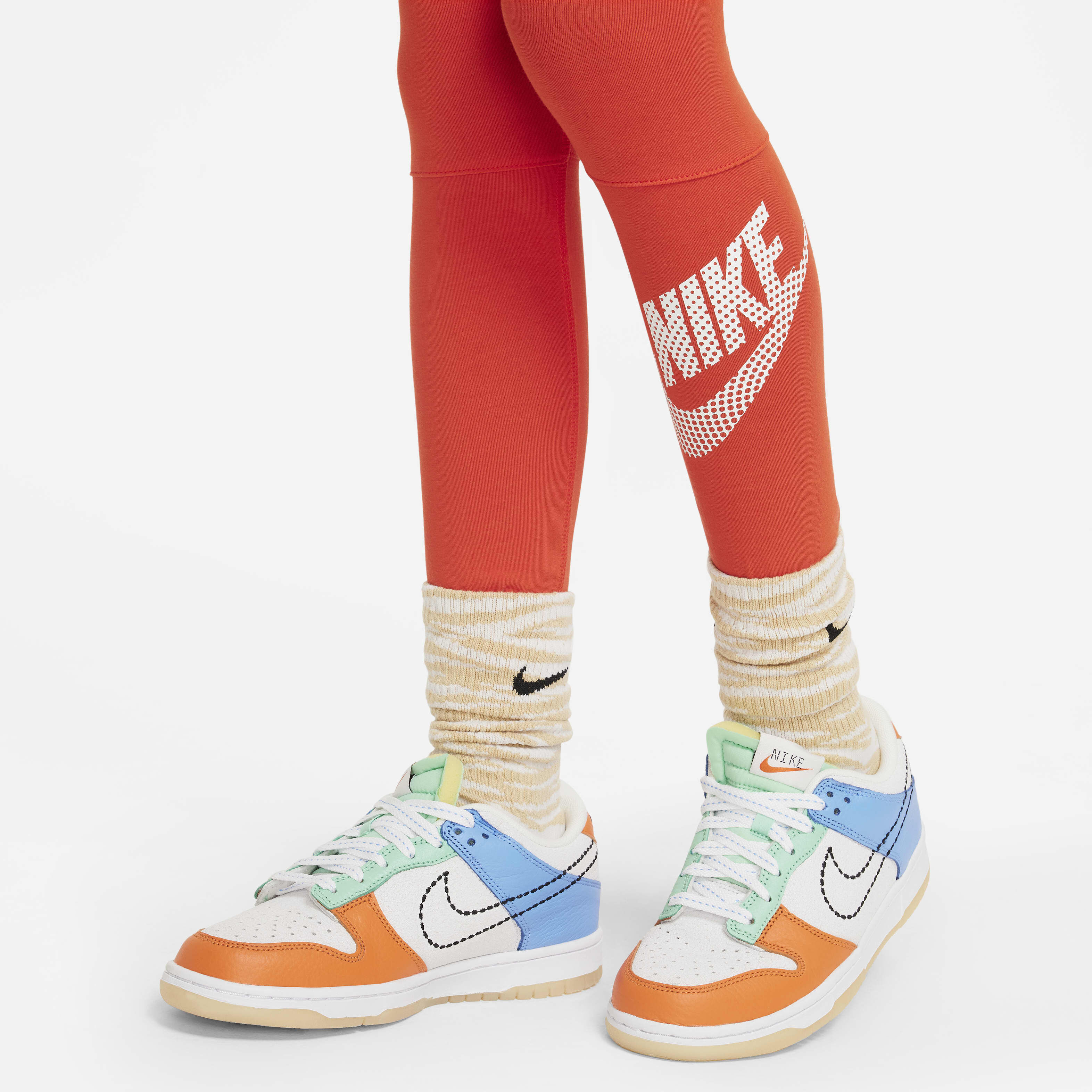 Nike Sportswear Favourites image number 3