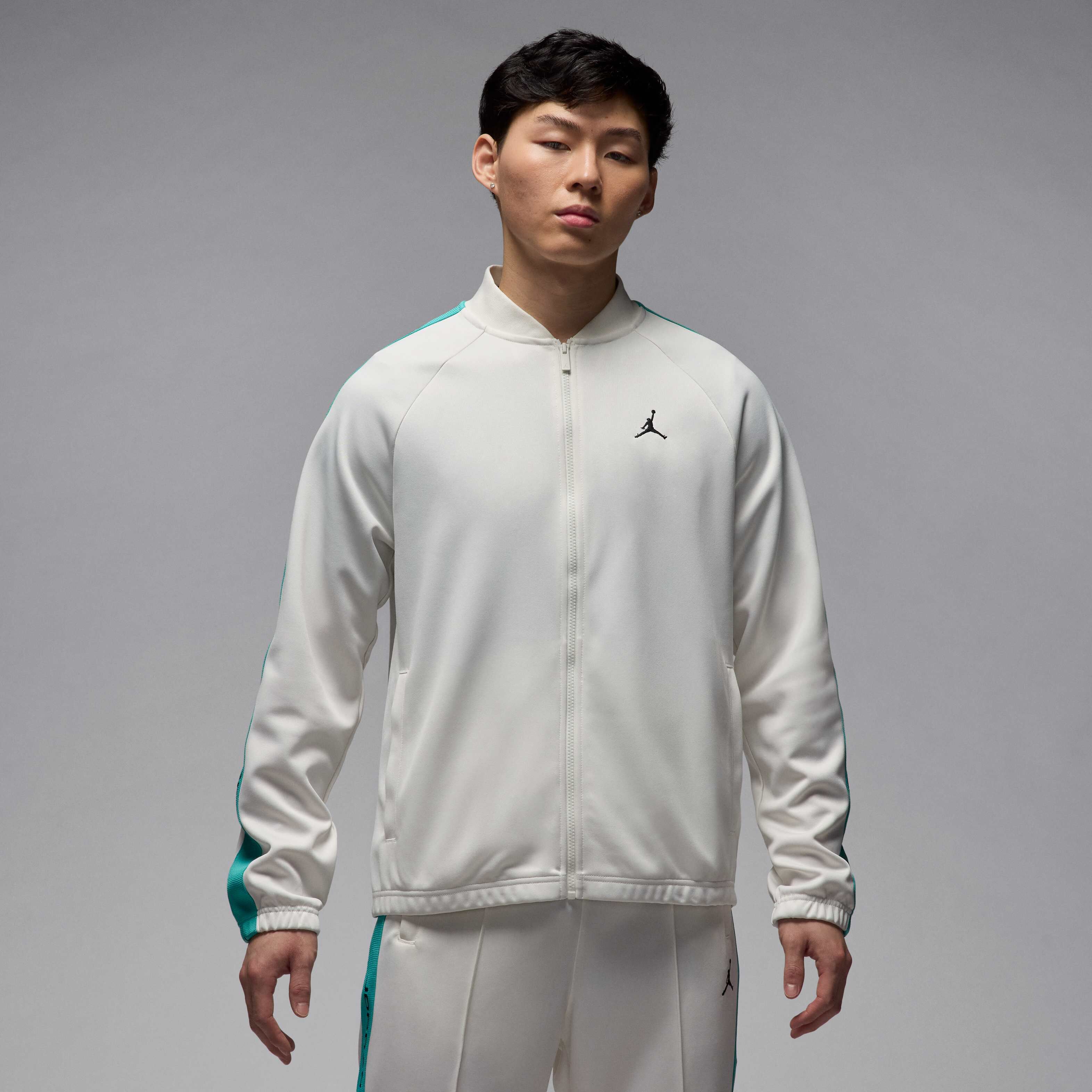 Jordan Essentials image number 0