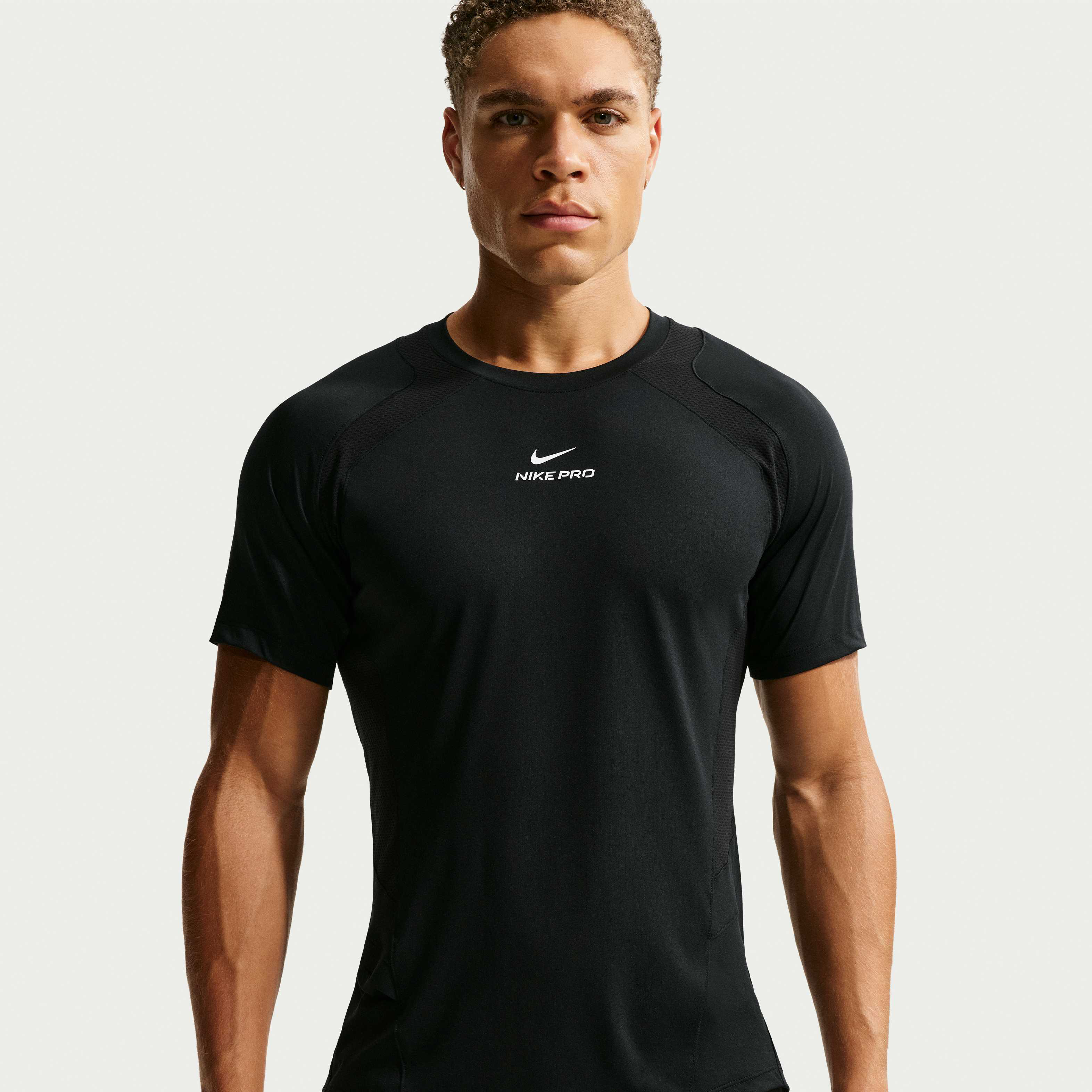 Nike Pro Training image number 0