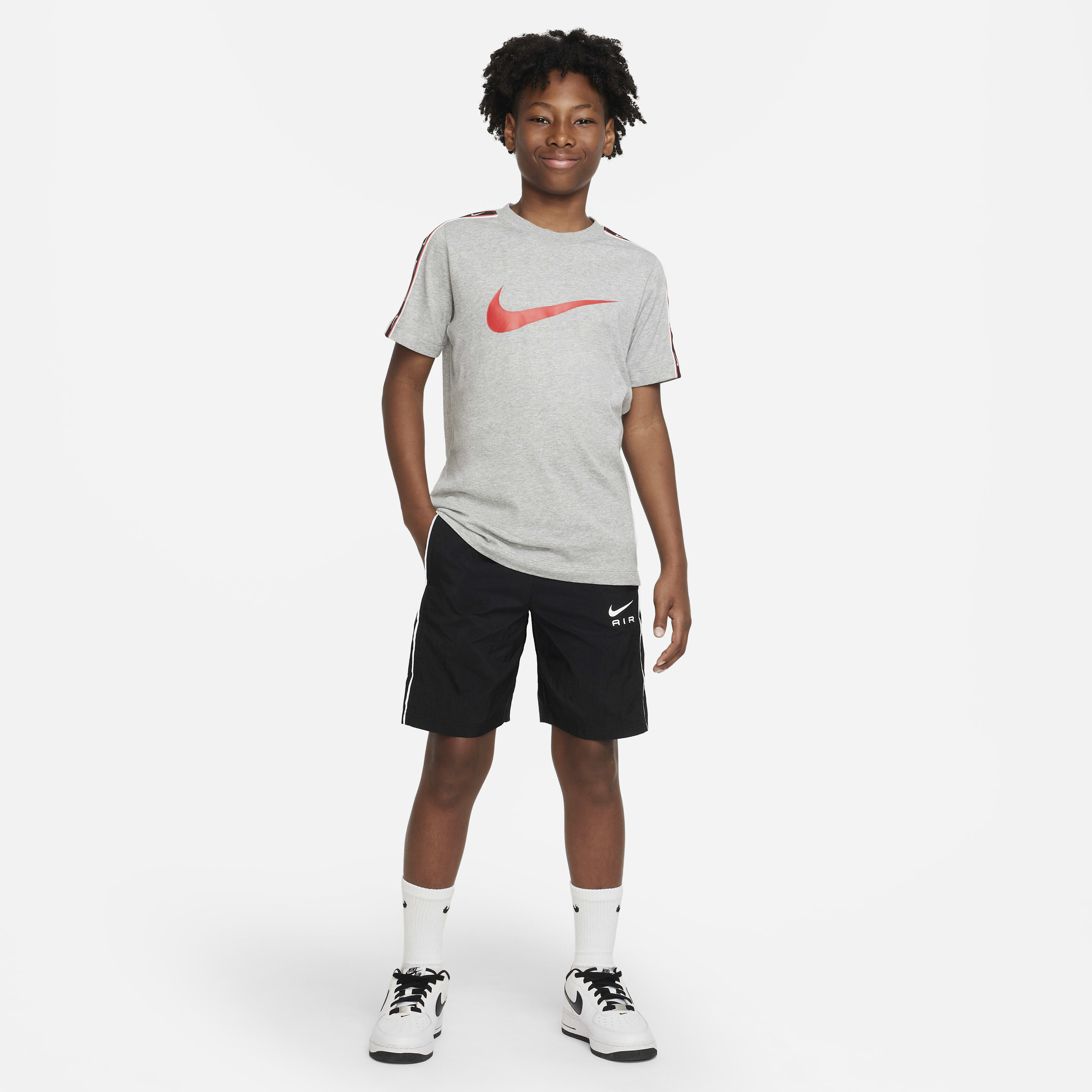 Nike Sportswear Repeat image number 3