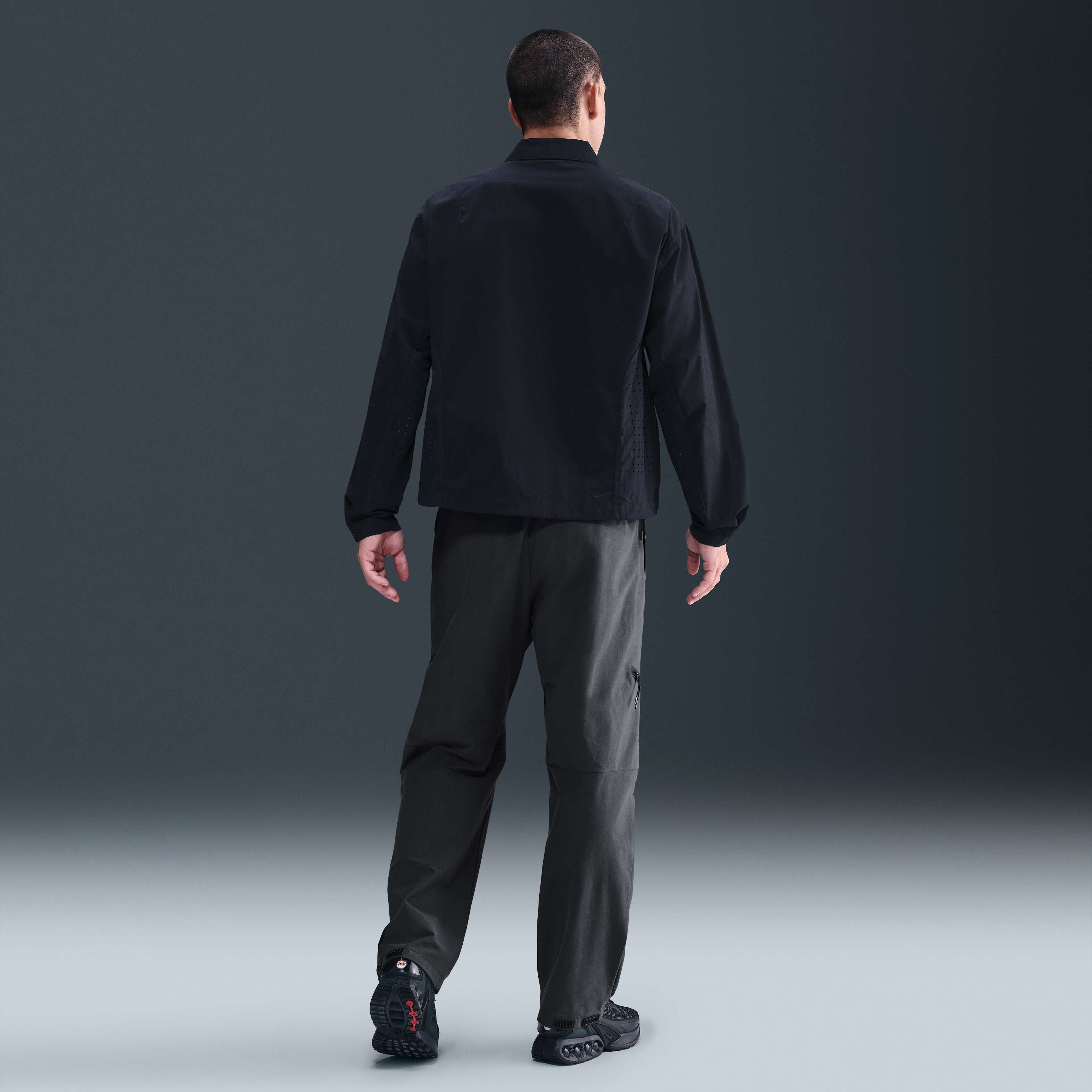 نايكي تك image number 3