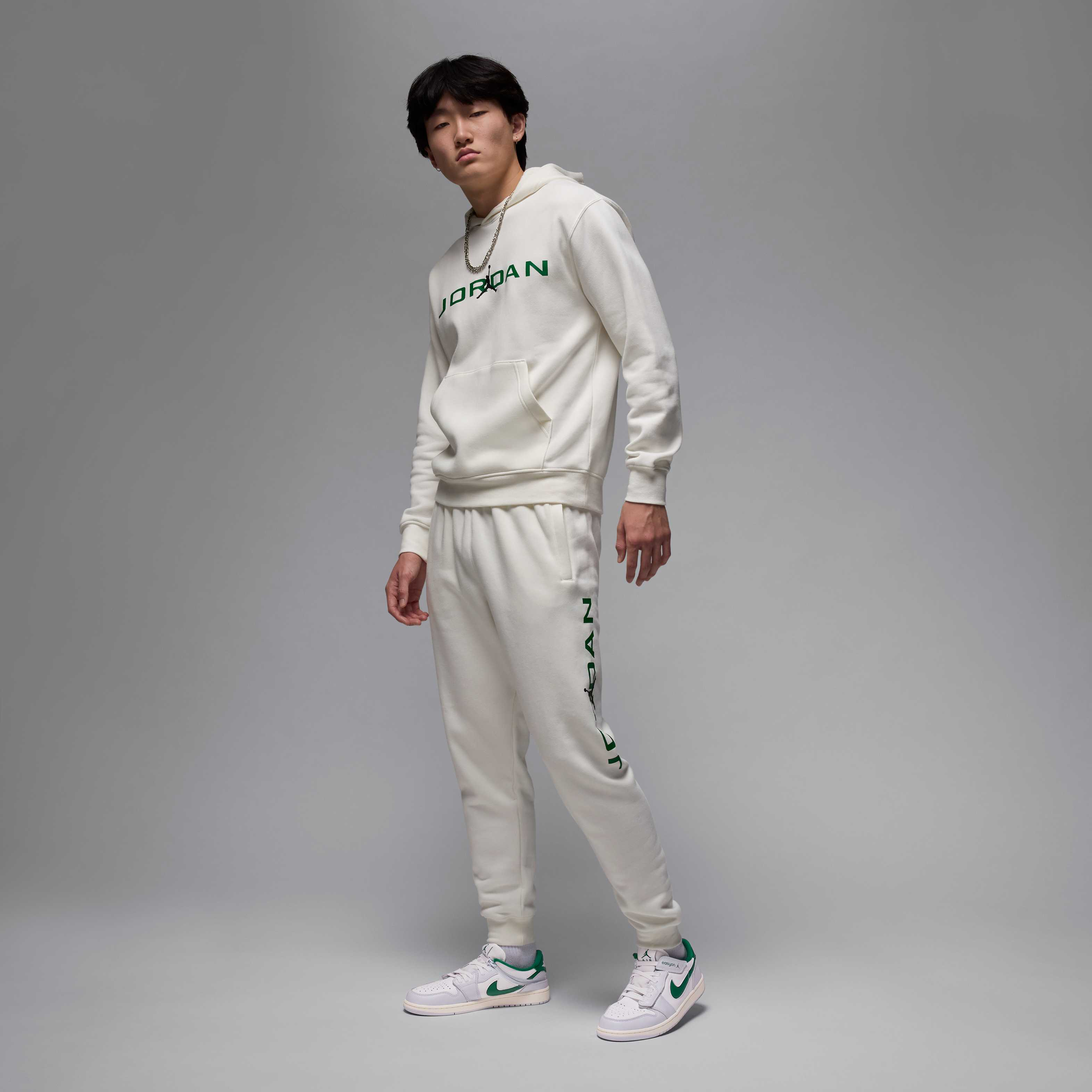 اير جوردن 1 لو ايزي اون image number 9