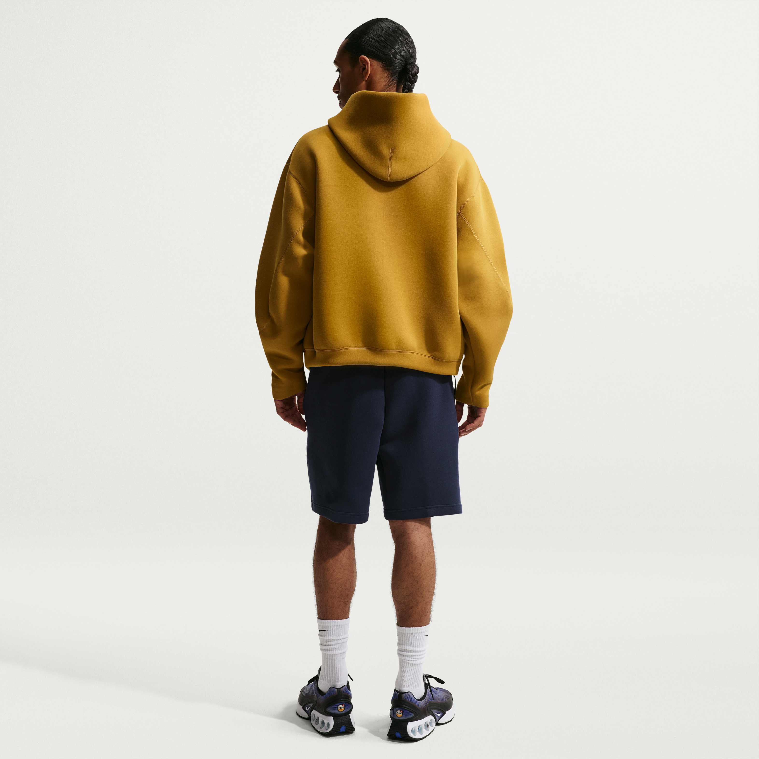 نايكي تك image number 4