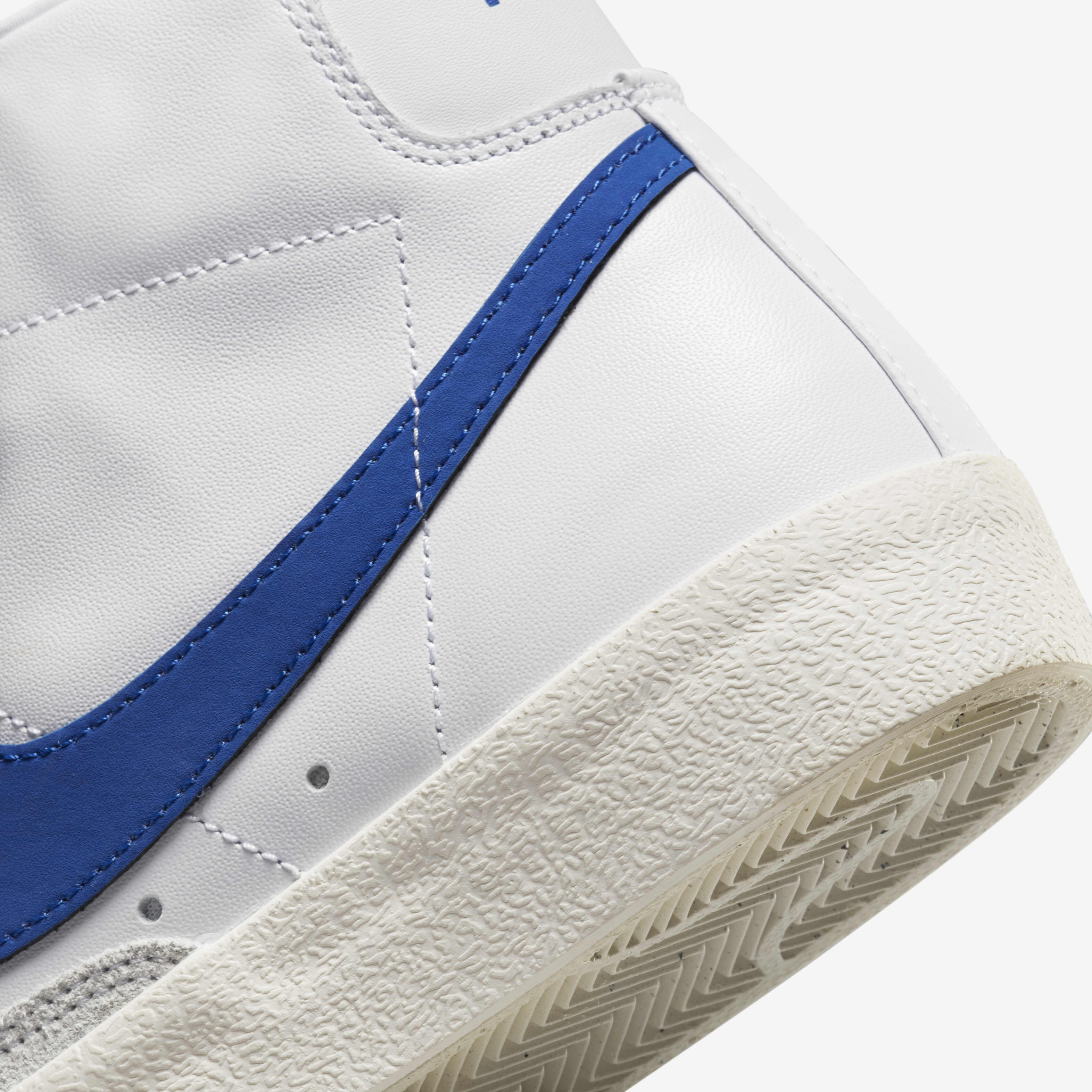 نايكي بليزر ميد '77 فينتدج image number 8