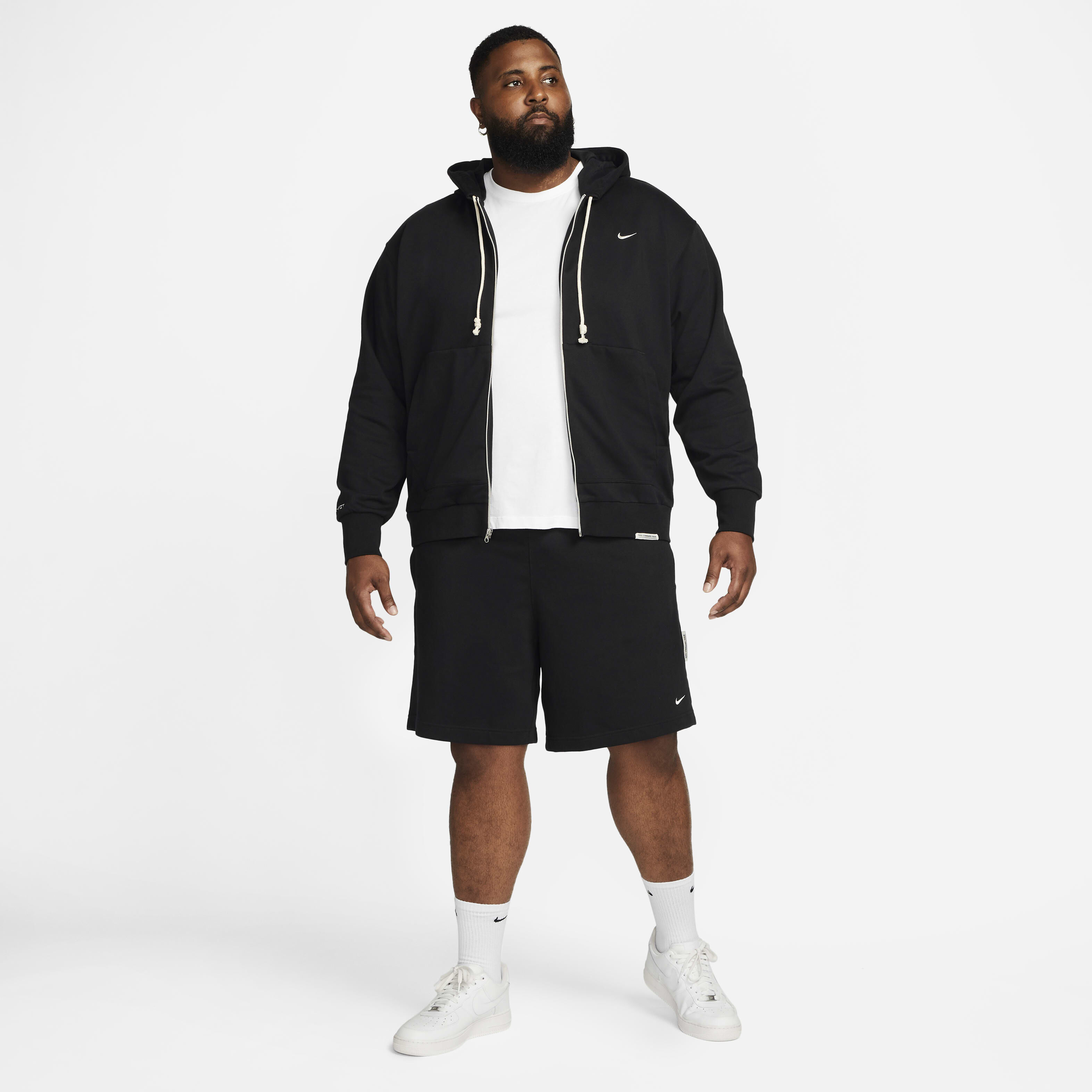 Nike Standard Issue image number 11