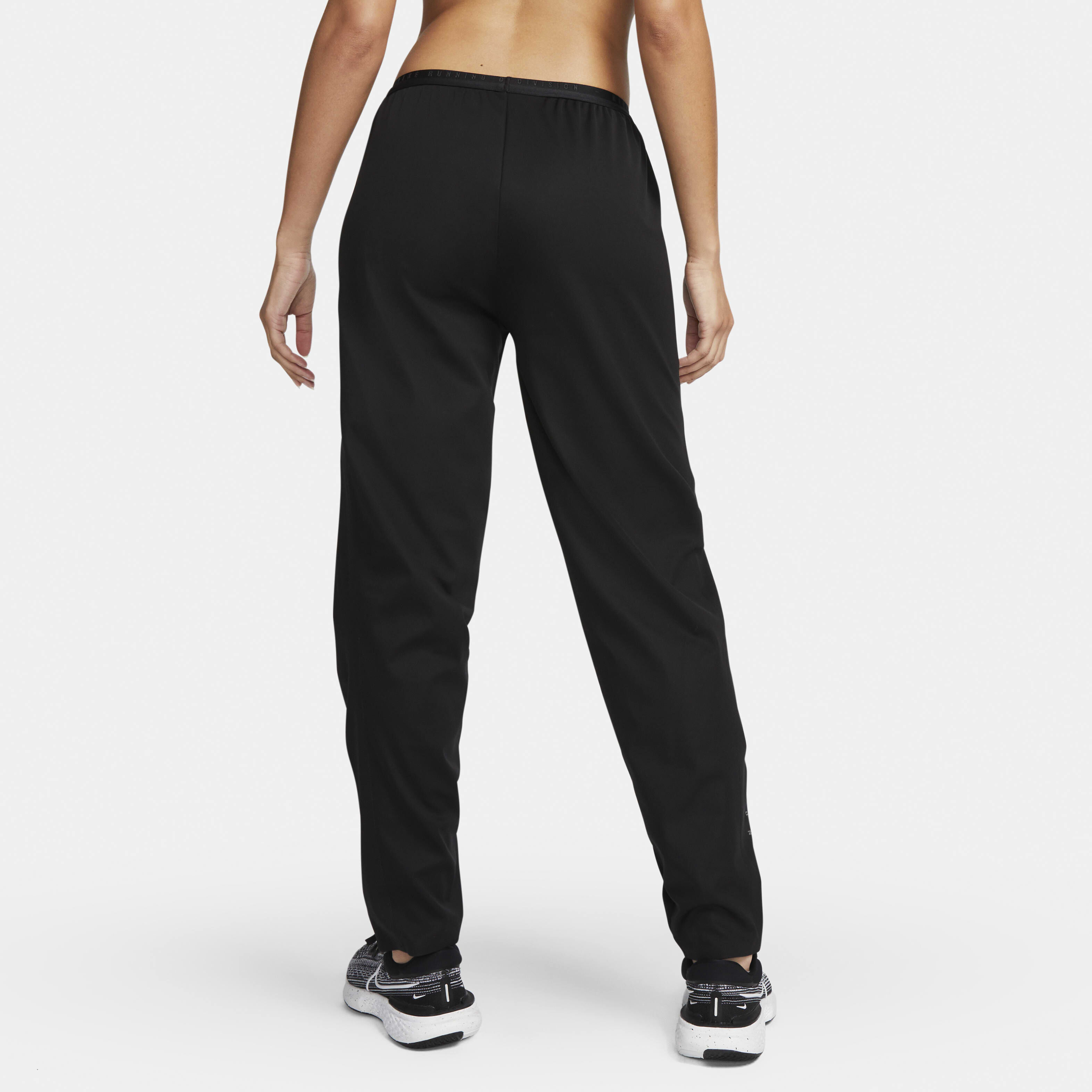 Nike Storm-FIT Run Division image number 1