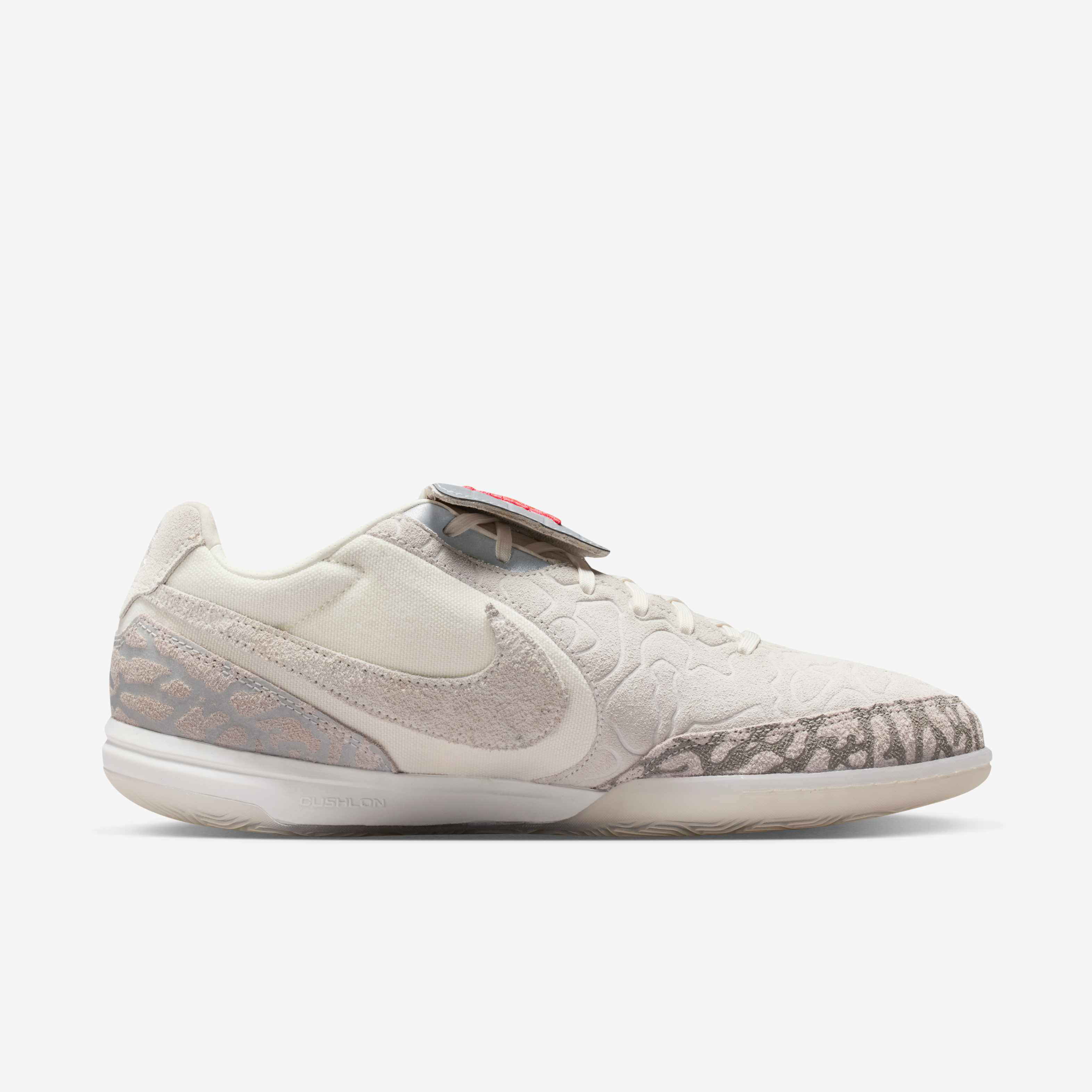 Jordan Tiempo Streetgato SE image number 2