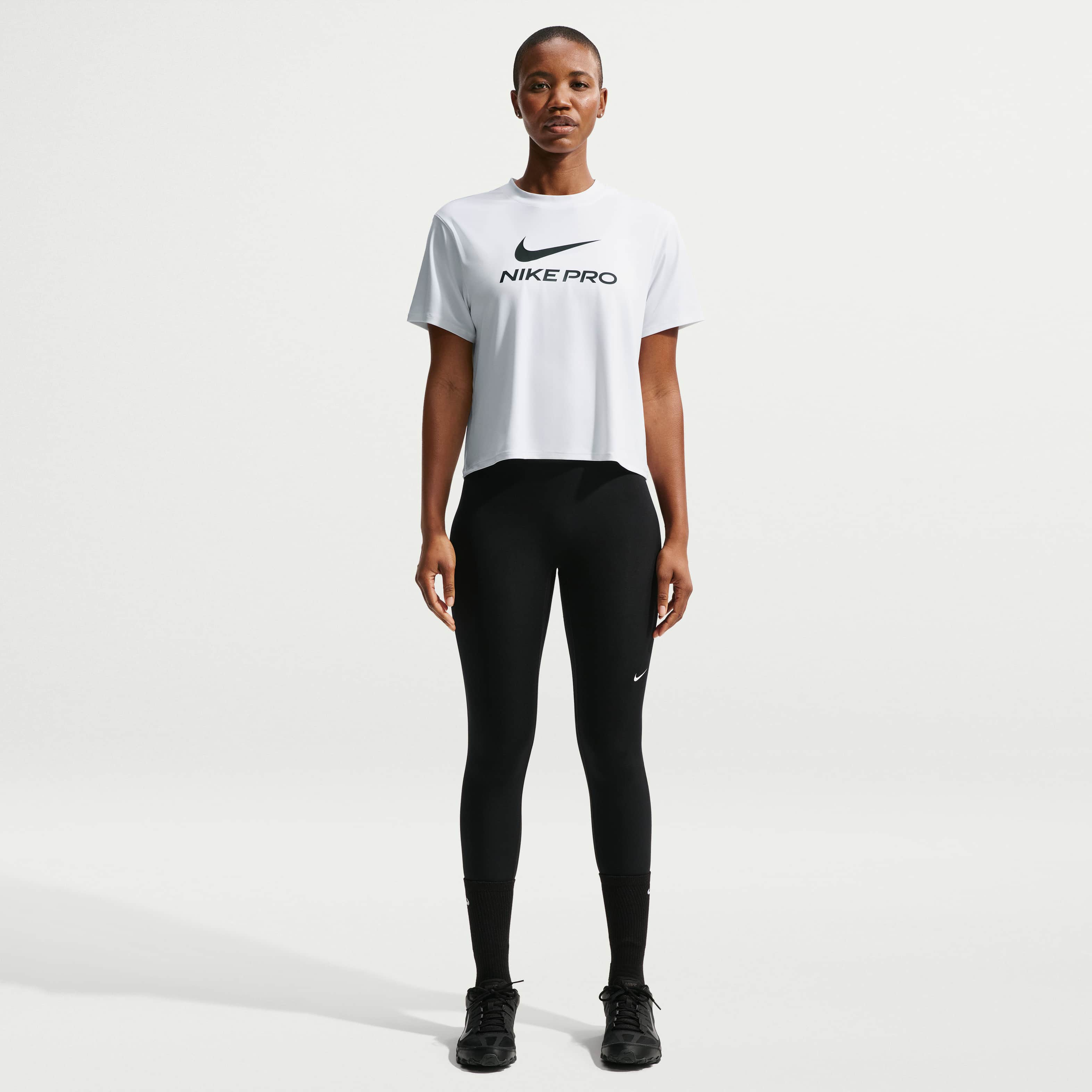 Nike Pro image number 3