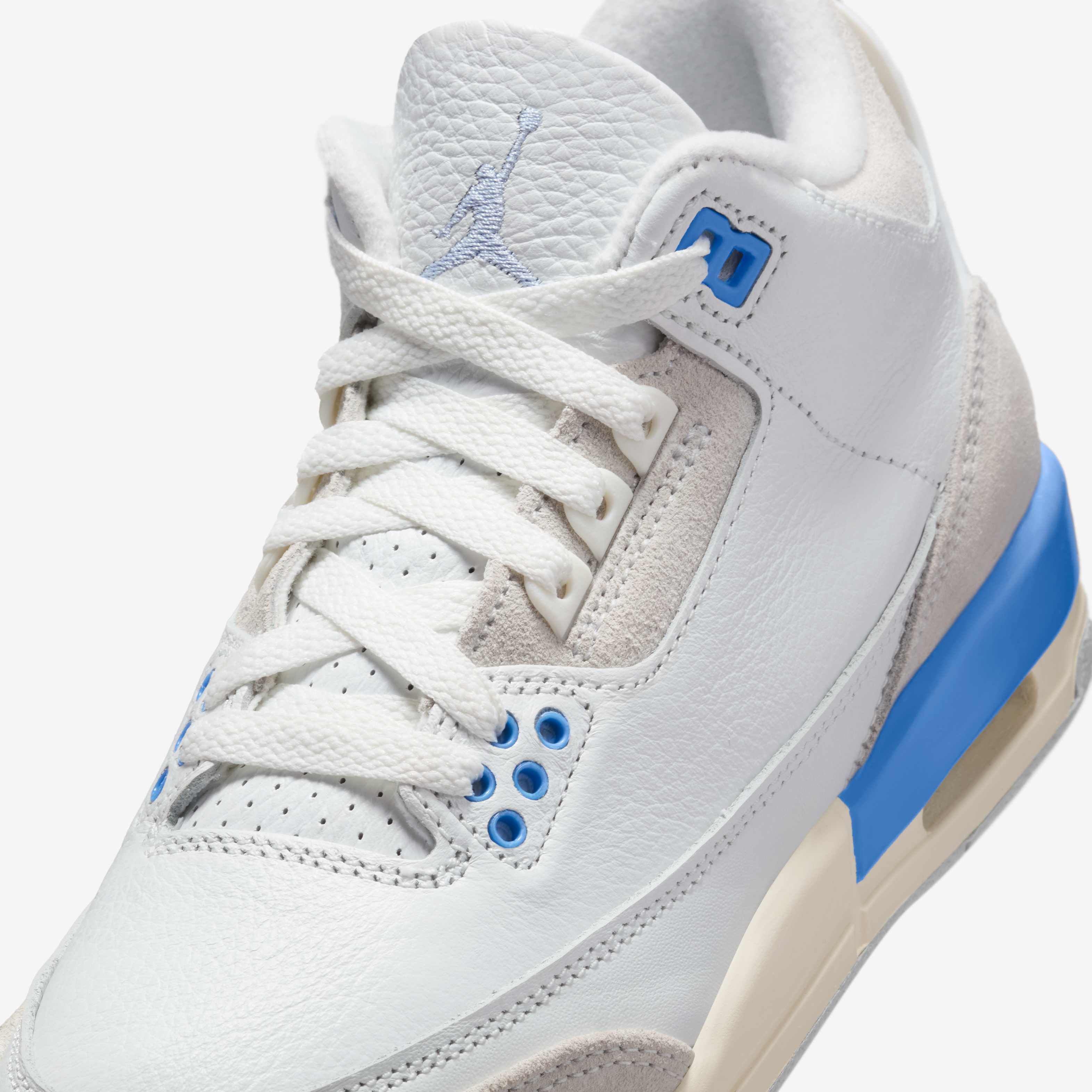 Air Jordan 3 Retro image number 6