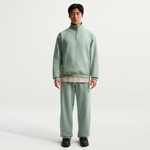 Nike Solo Swoosh