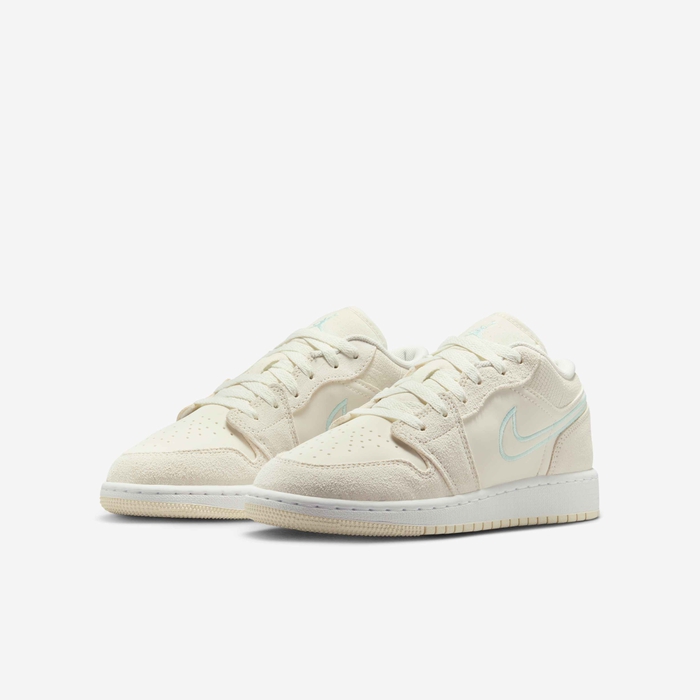 Air Jordan 1 Low SE image number 4 Air Jordan 1 Low SE image number 4