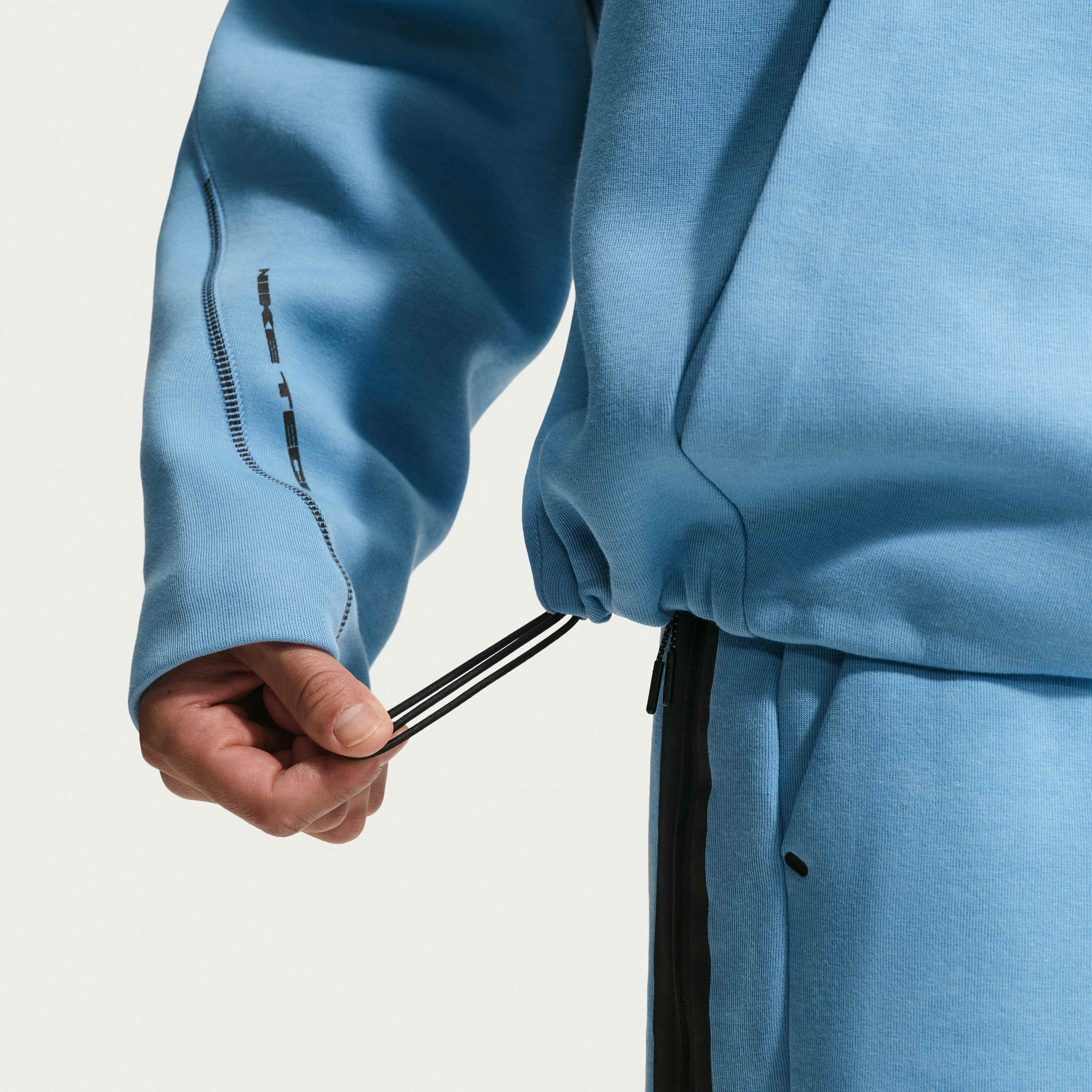 نايكي تك image number 5