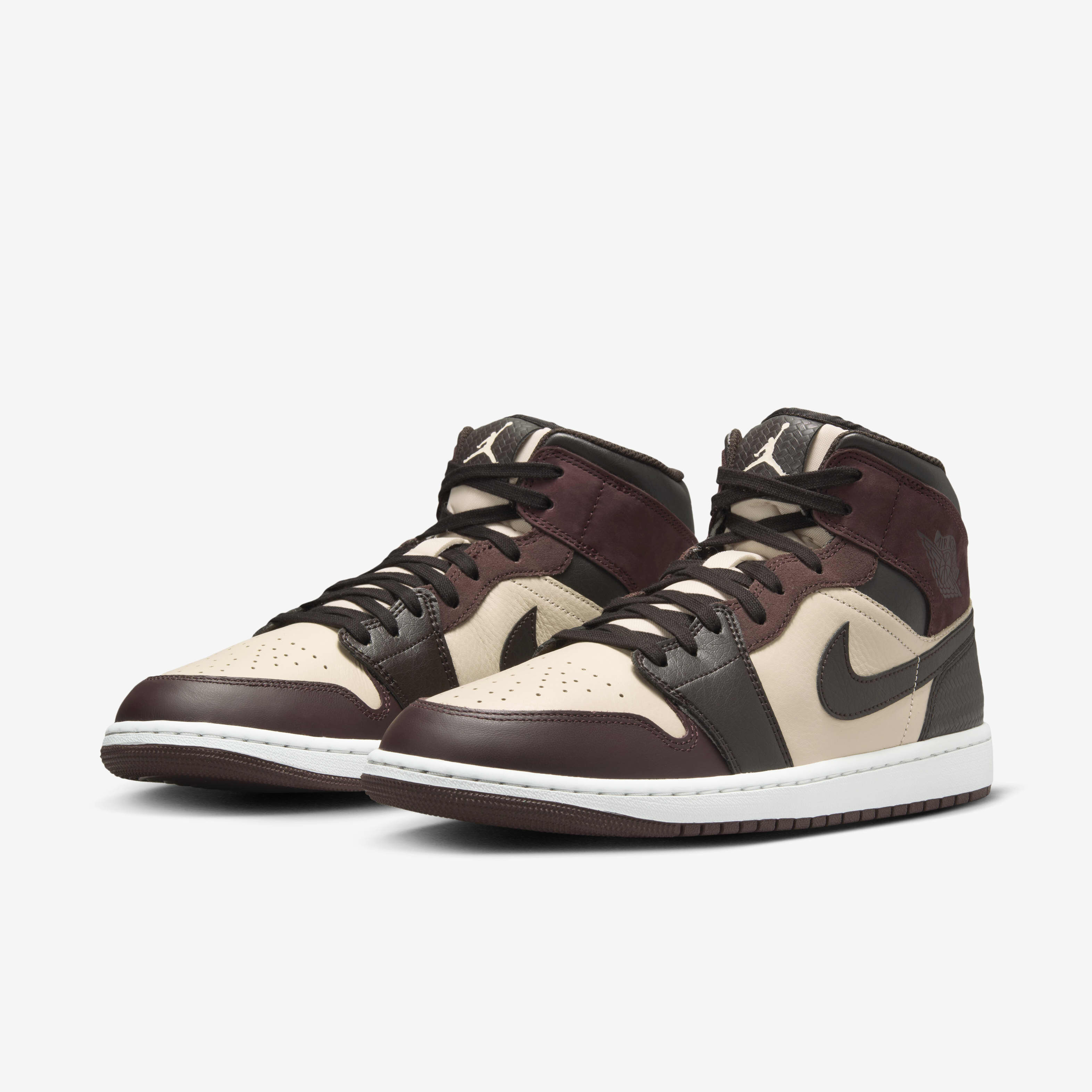 Air Jordan 1 Mid SE image number 4
