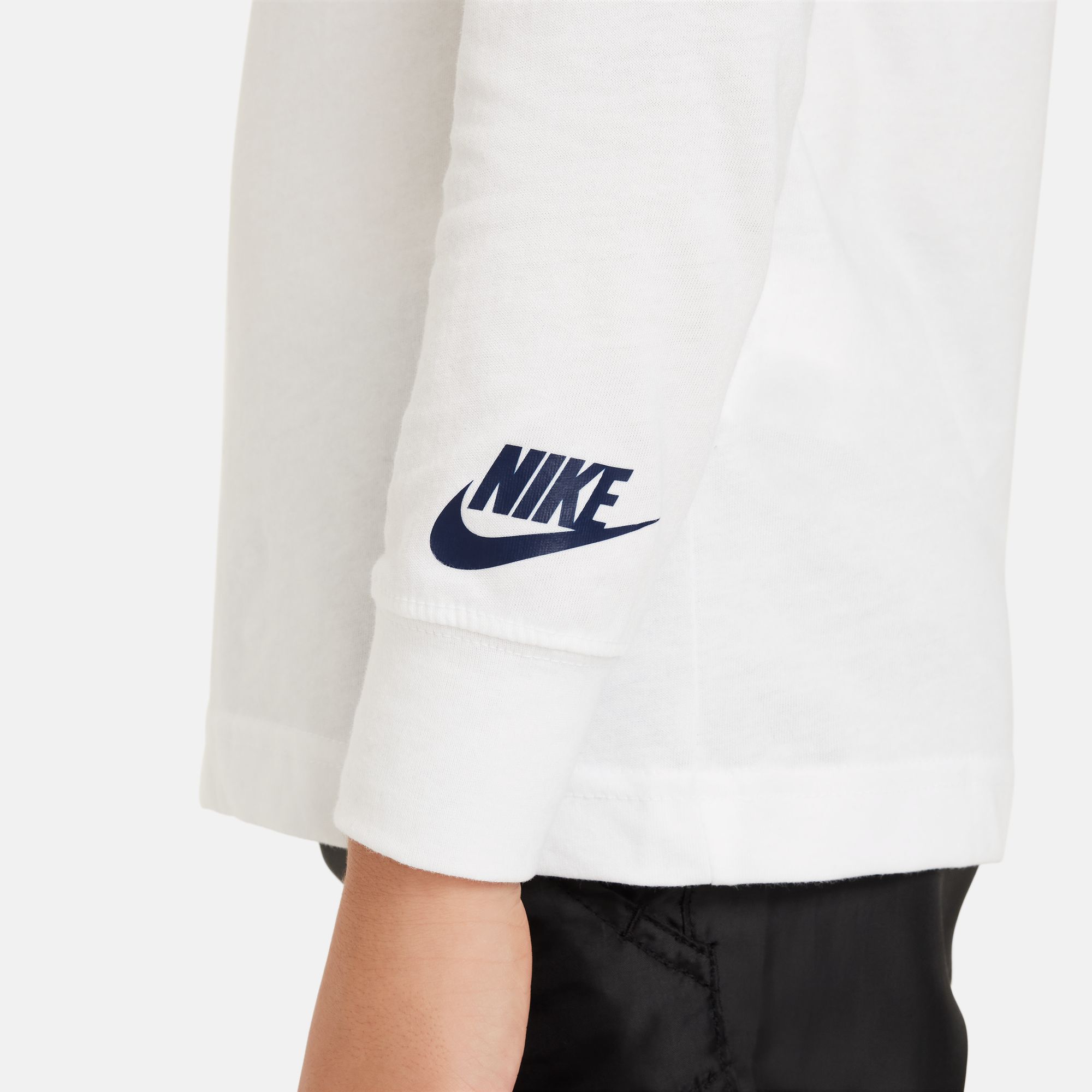 تيشيرت بأكمام طويلة نايكي فيوتشورا هازارد تريد image number 3