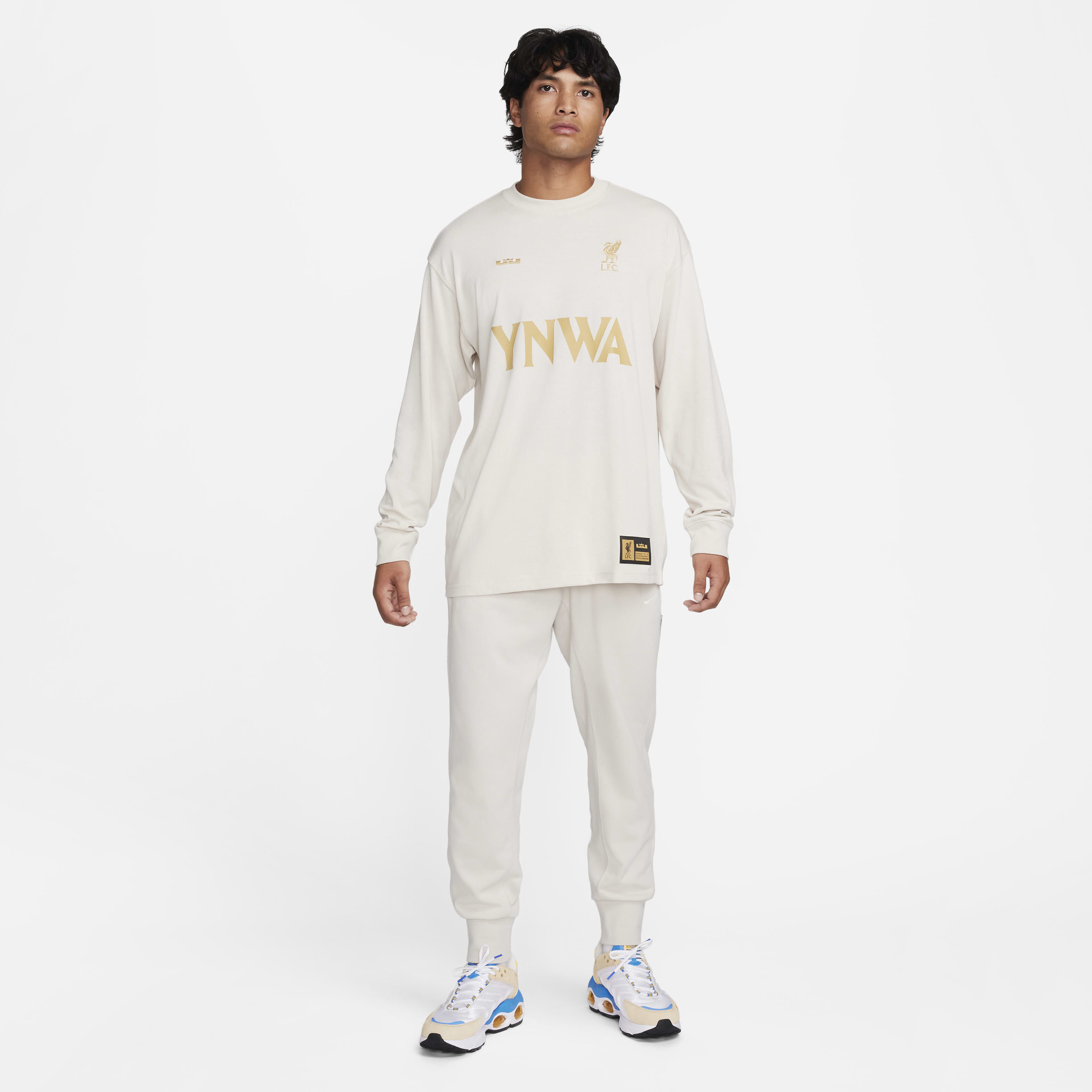 LeBron x Liverpool F.C. image number 7