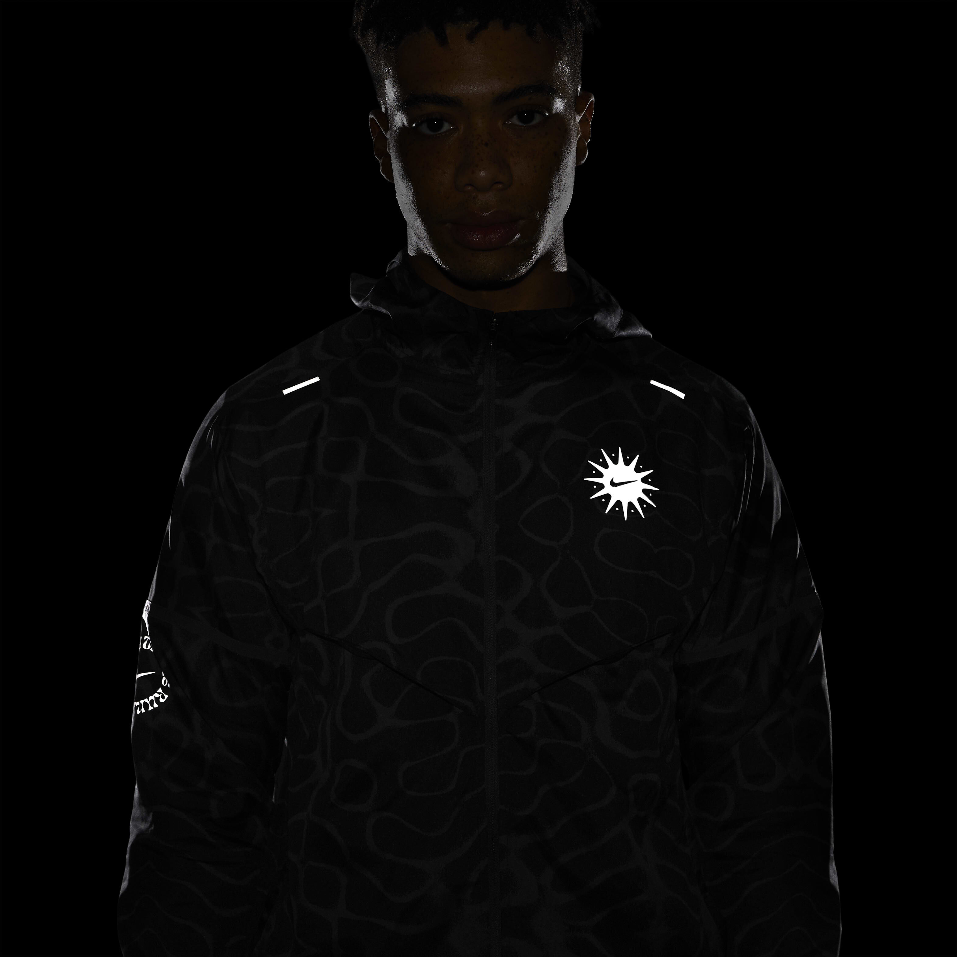 Nike Wild Run Windrunner image number 8