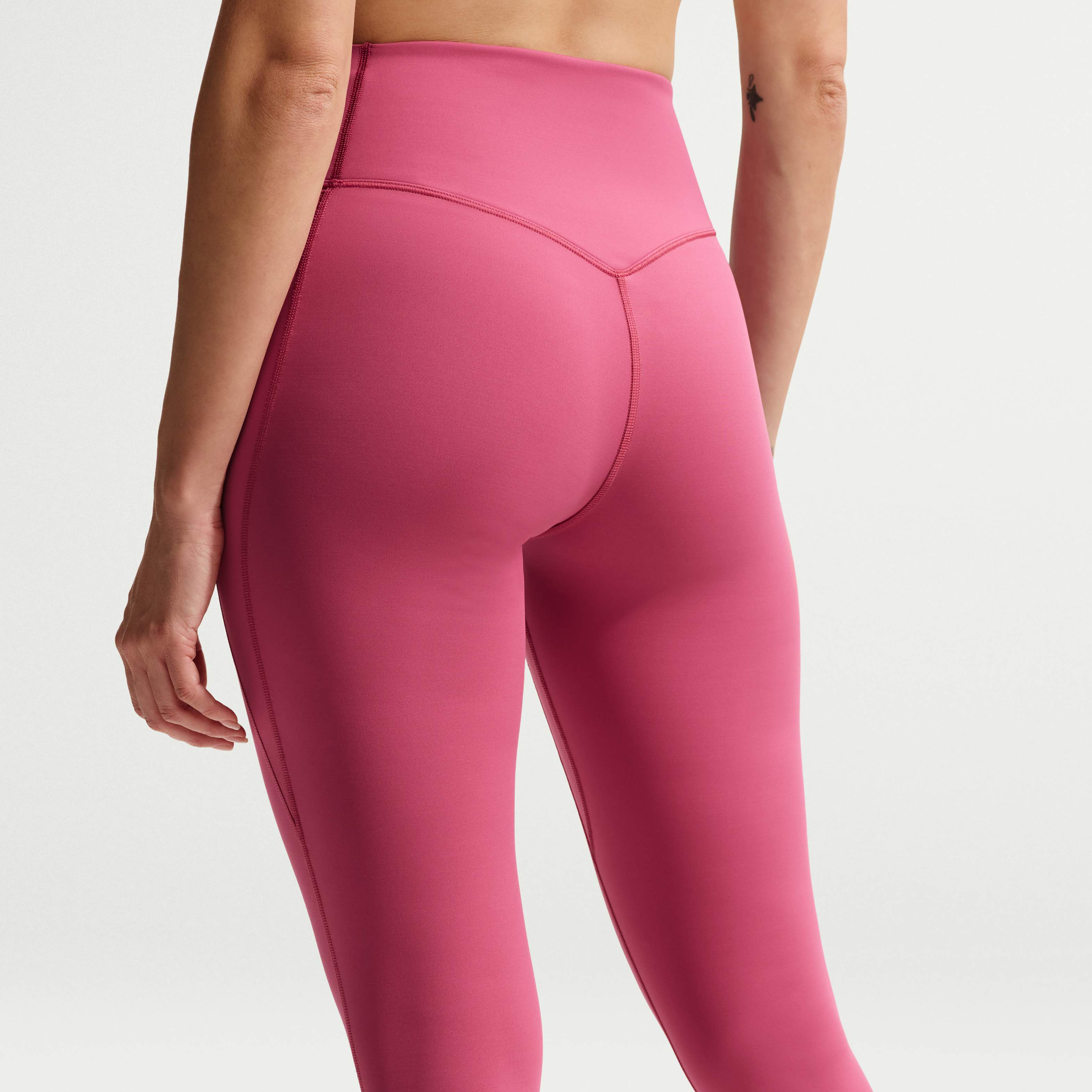 Nike Universa image number 2