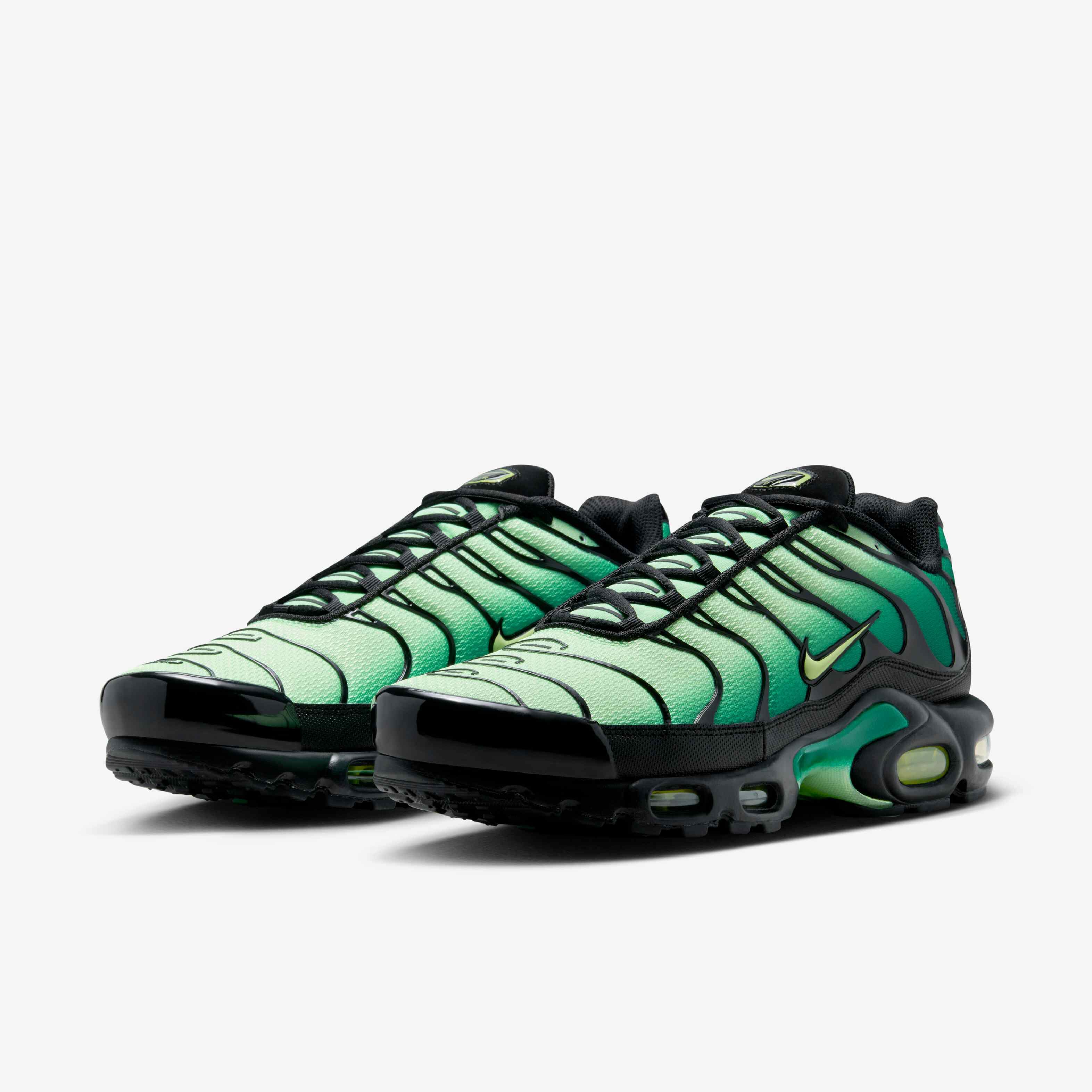 Nike Air Max Plus image number 4