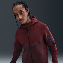 نايكي تك