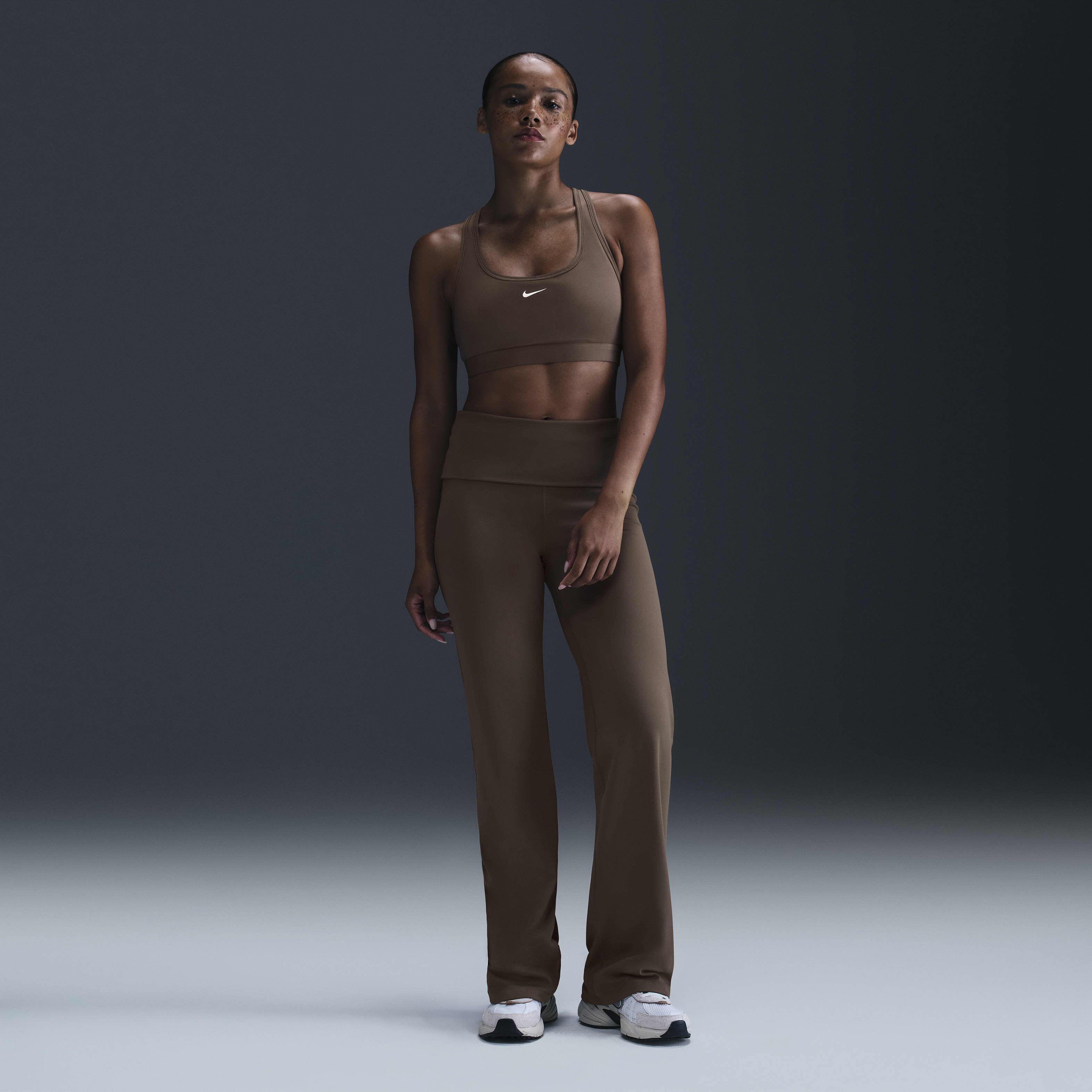 Nike Swoosh Light Support image number 3