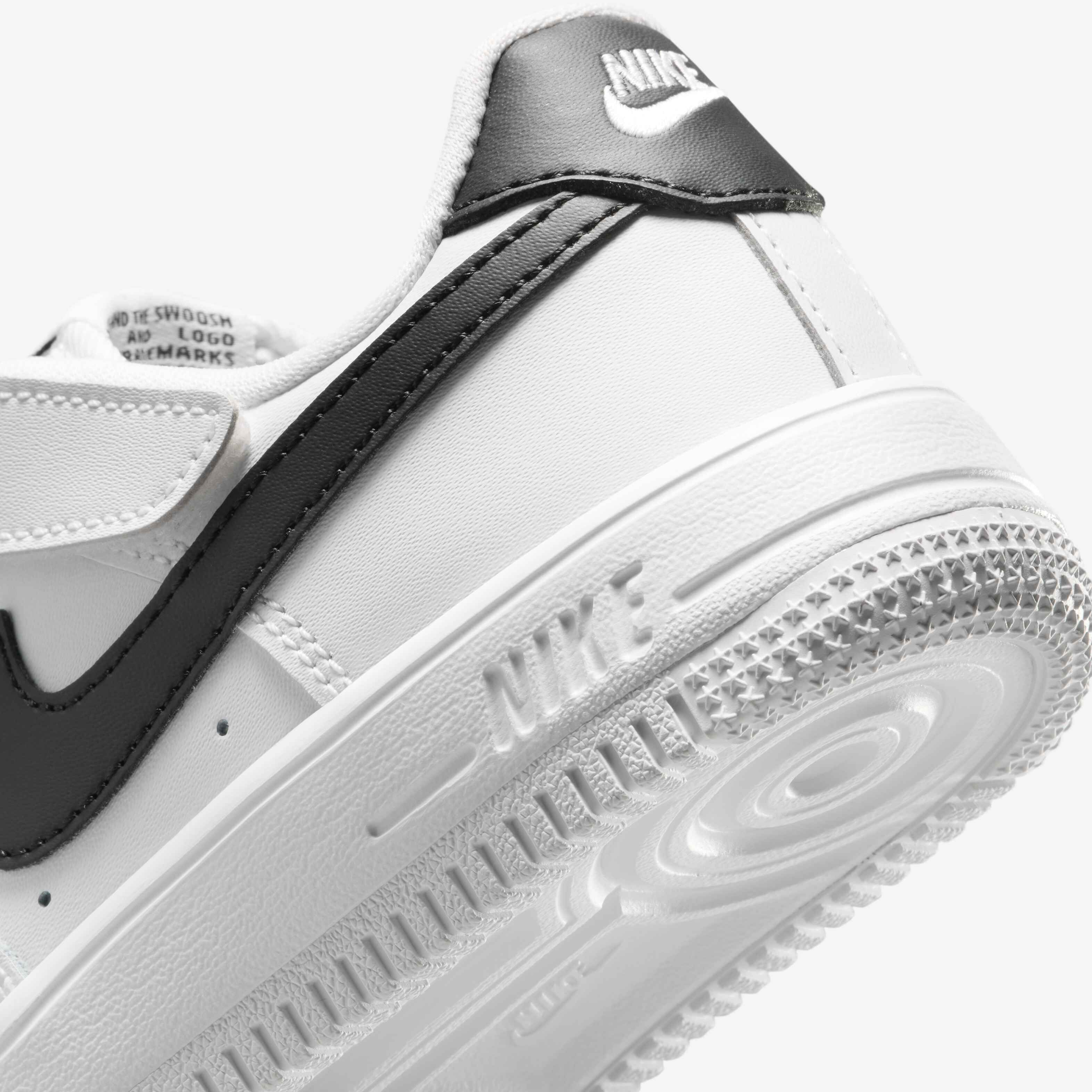 Nike Force 1 Low EasyOn image number 7