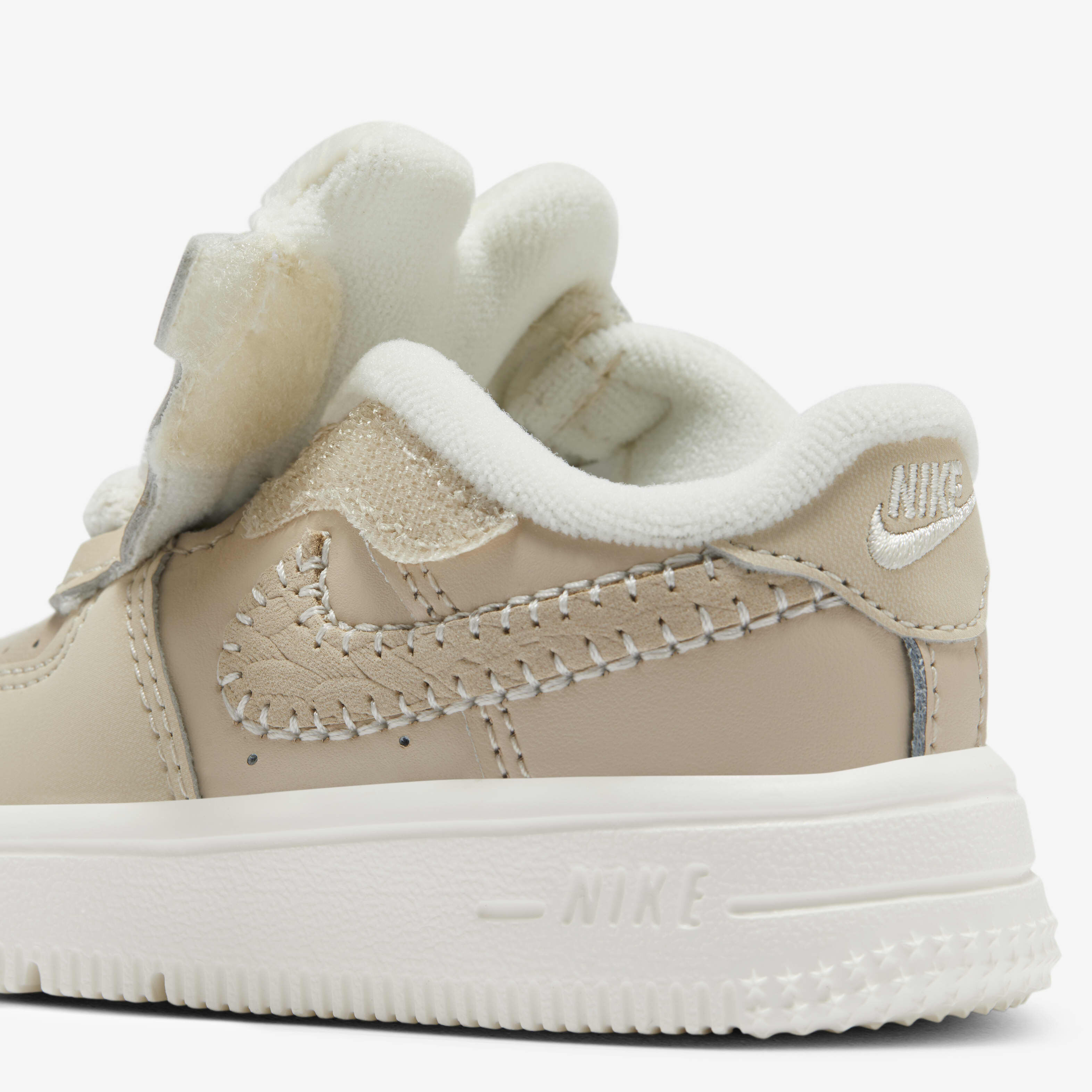 Nike Force 1 Low SE EasyOn image number 7