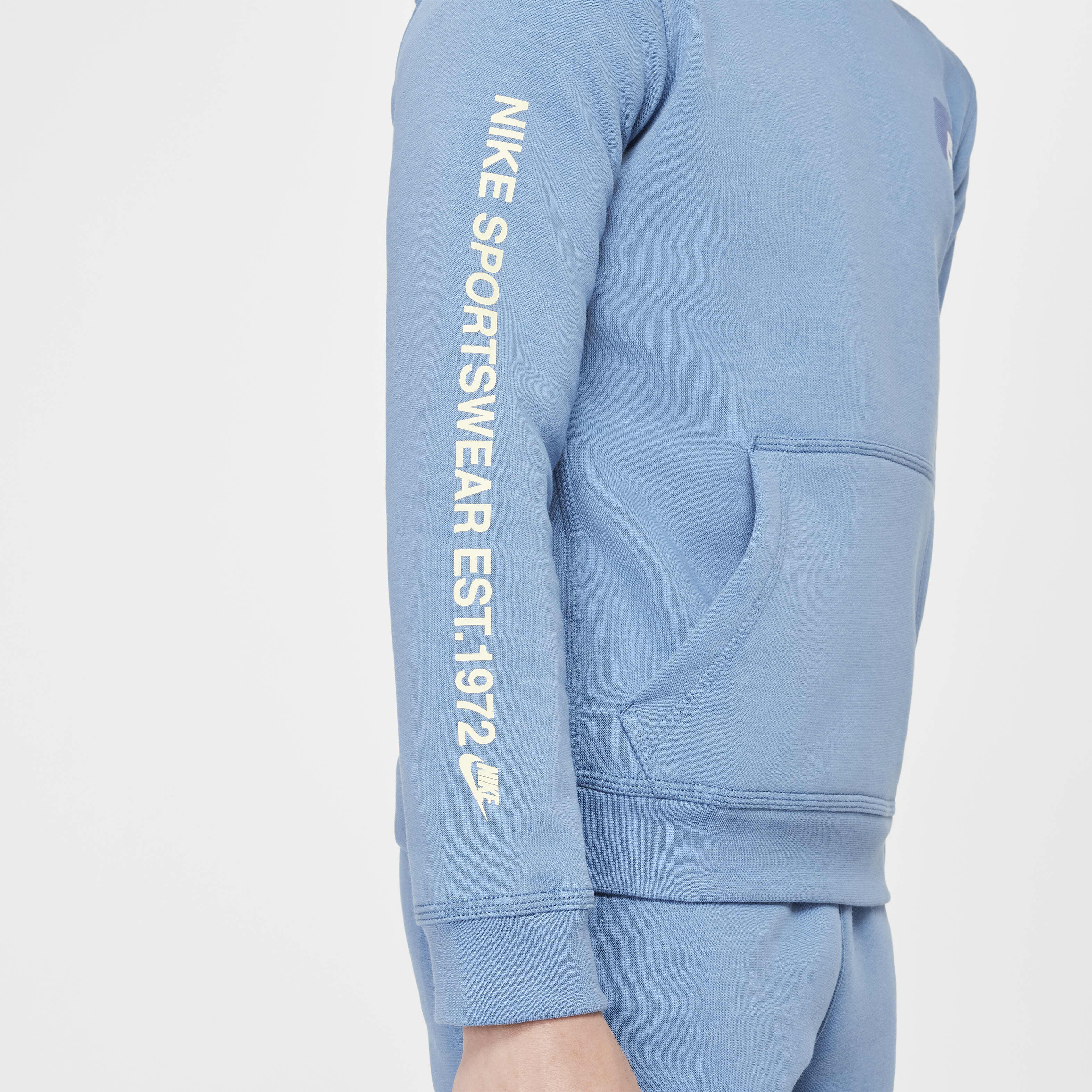 Nike Sportswear Standard Issue image number 4