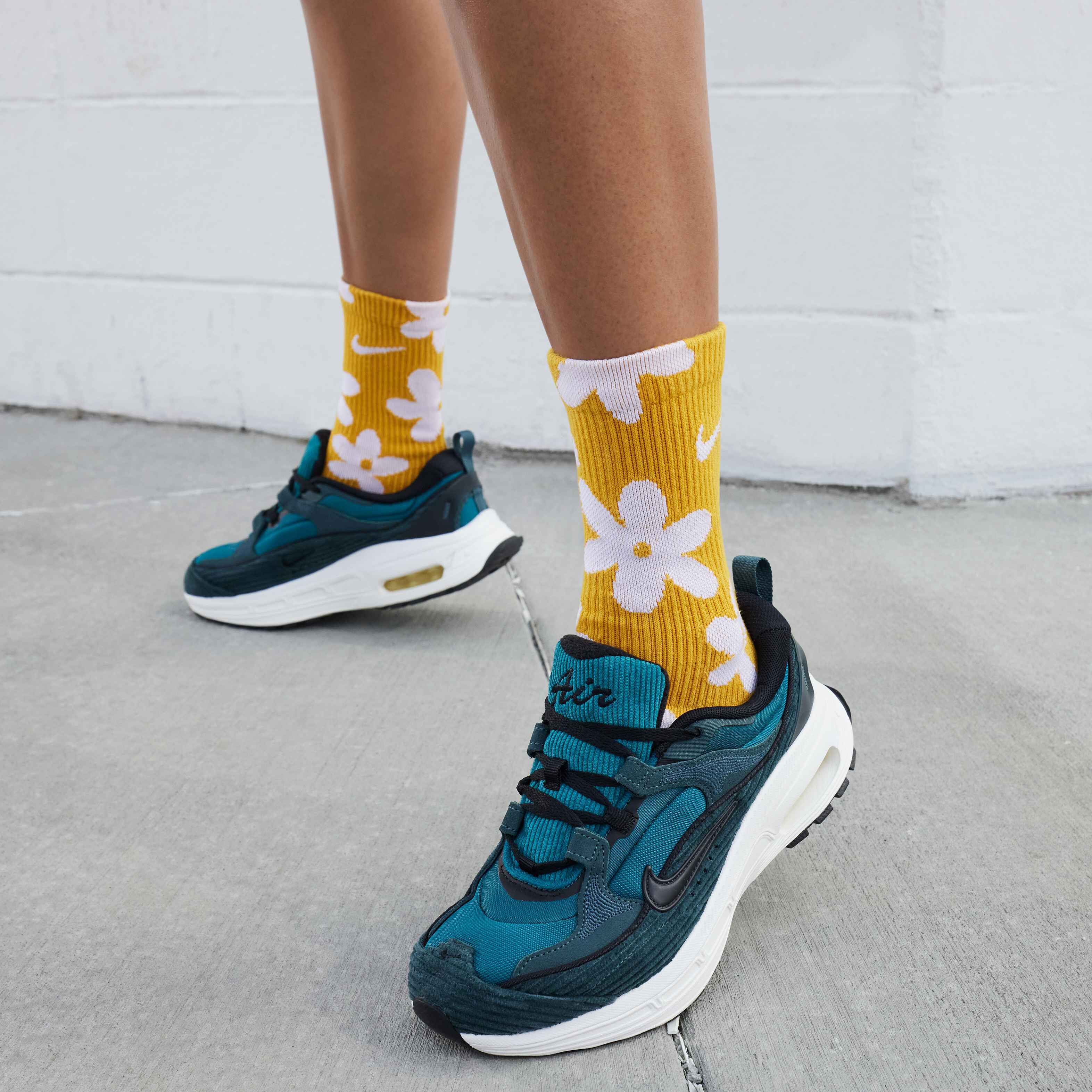 Nike Air Max Bliss image number 9